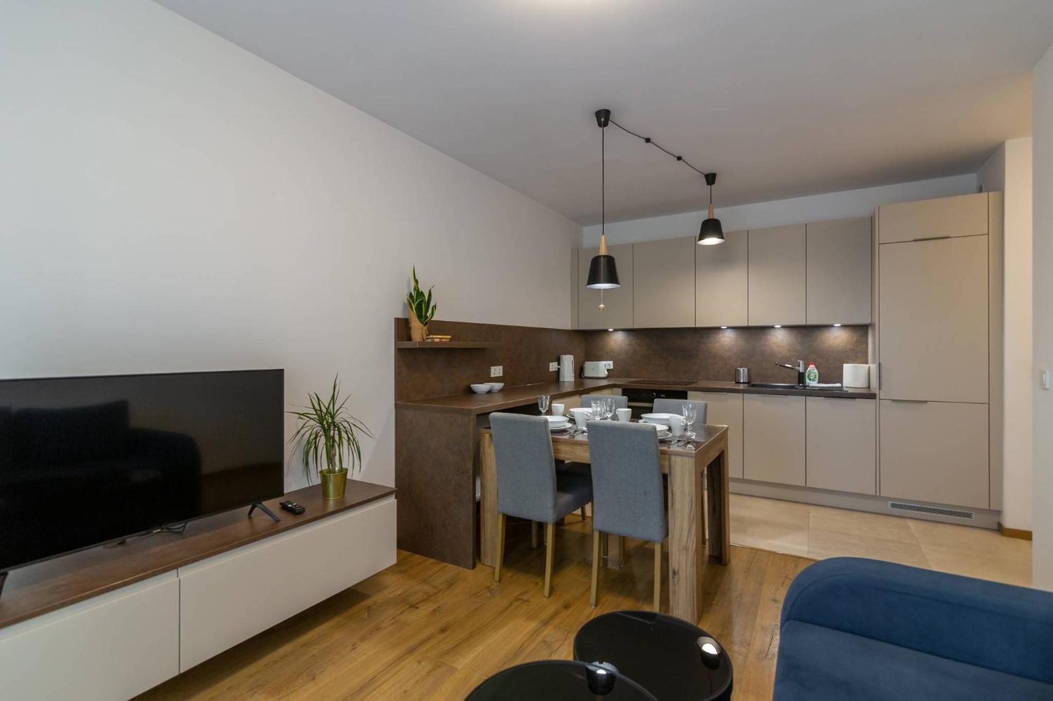 Two-Bedroom Apartment with River View - Photo 9