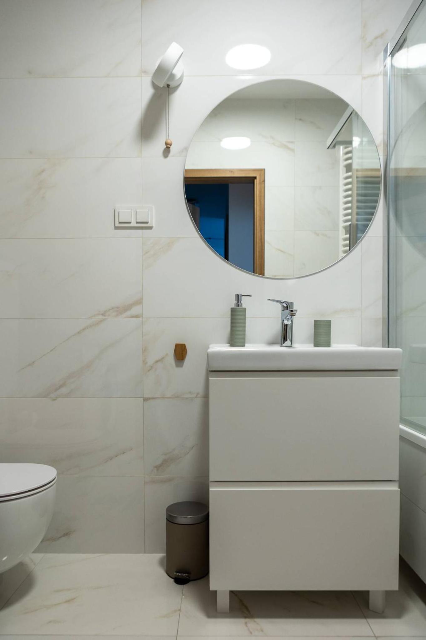 Two-Bedroom Apartment with River View - Photo 7