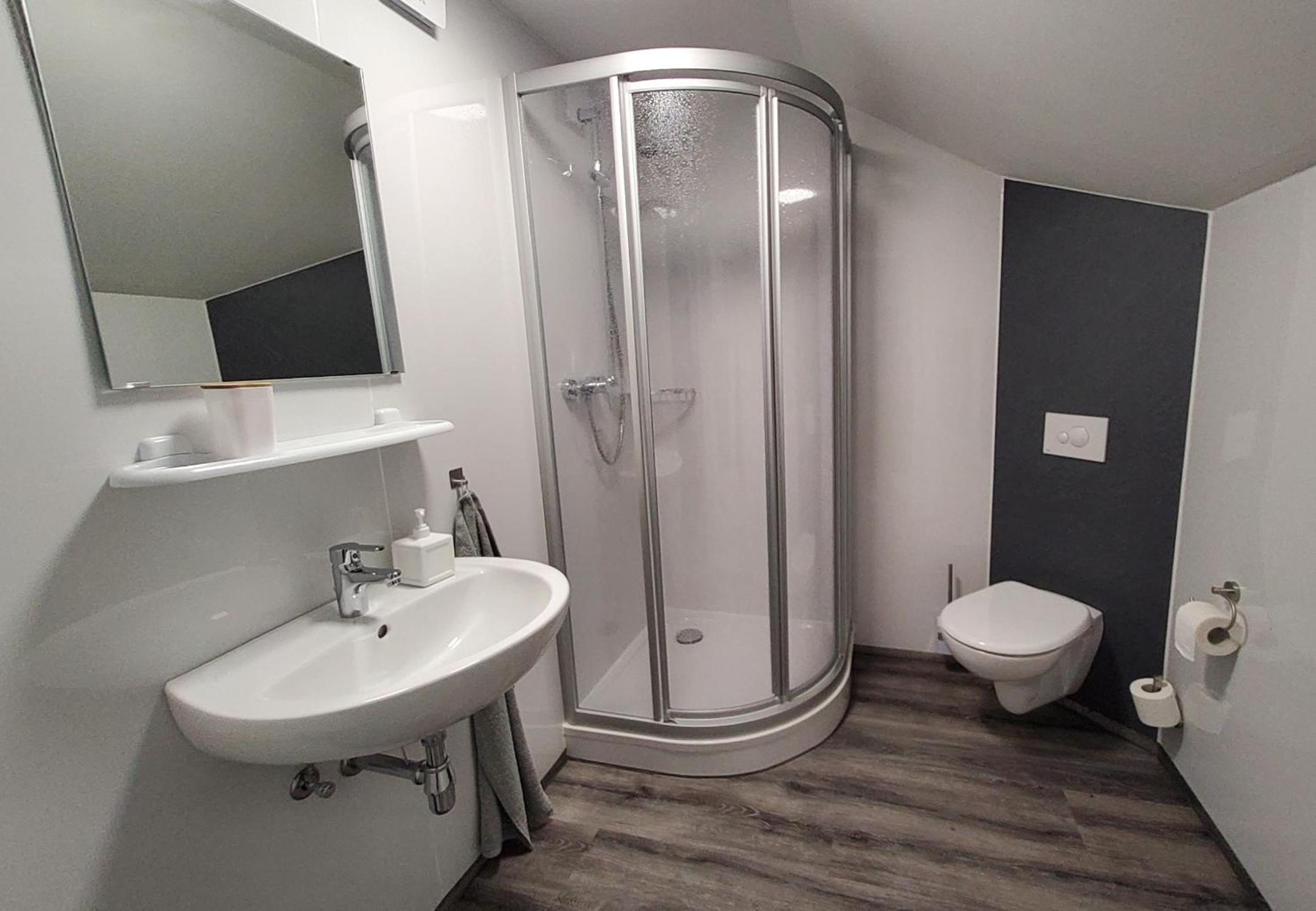Standard Single Room with Shower photo 3