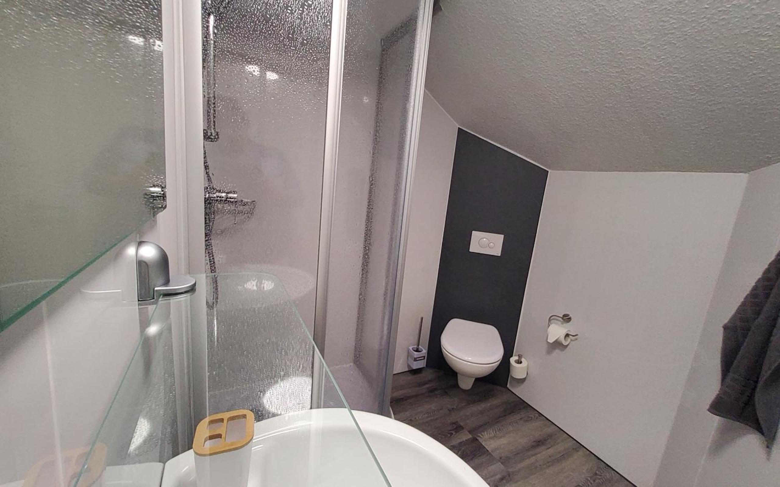 Standard Single Room with Shower