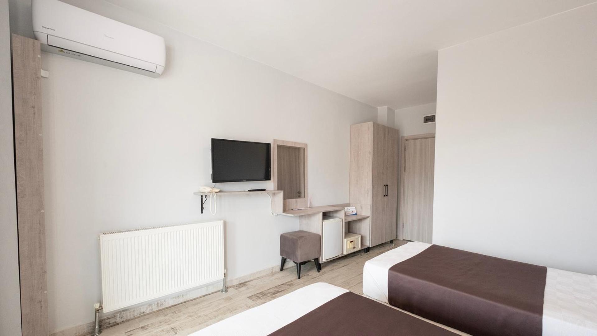 Superior Room with Balcony Land View - Photo 7