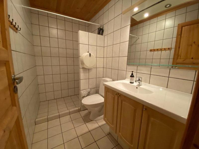 Apartment with Balcony - Photo 5