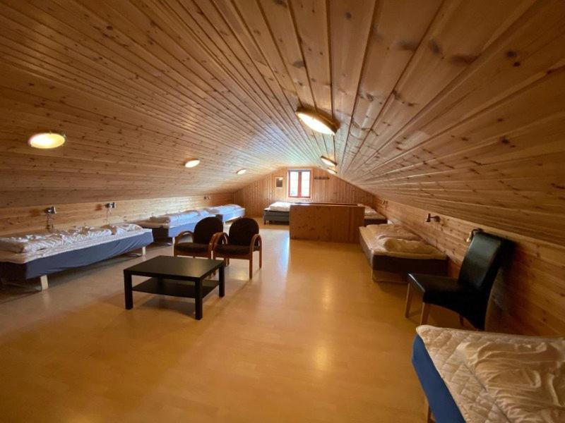 Apartment with Balcony - Photo 8