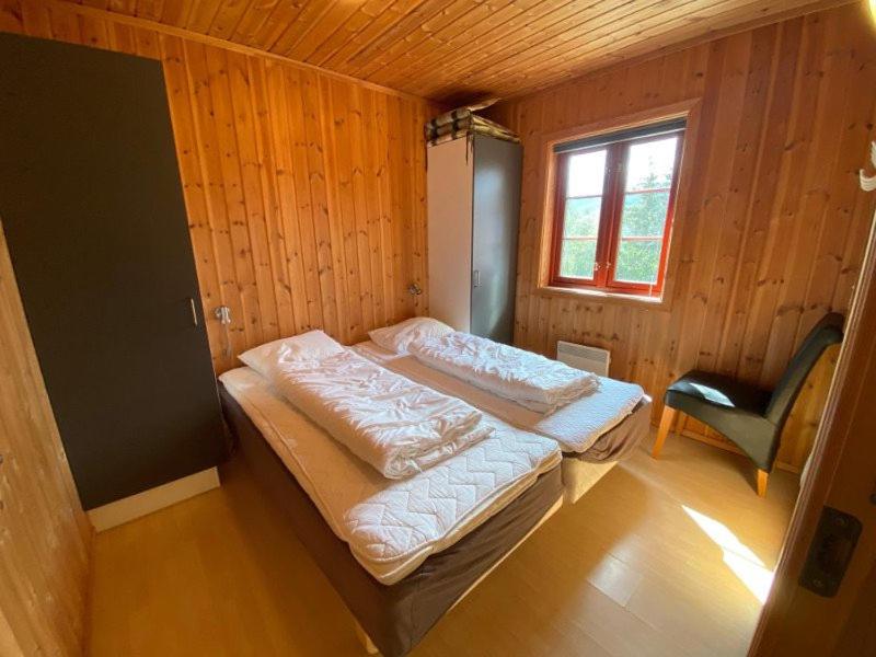 Apartment with Balcony - Photo 10