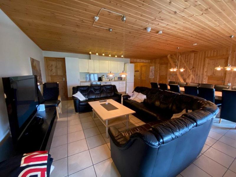 Apartment with Balcony - Photo 14