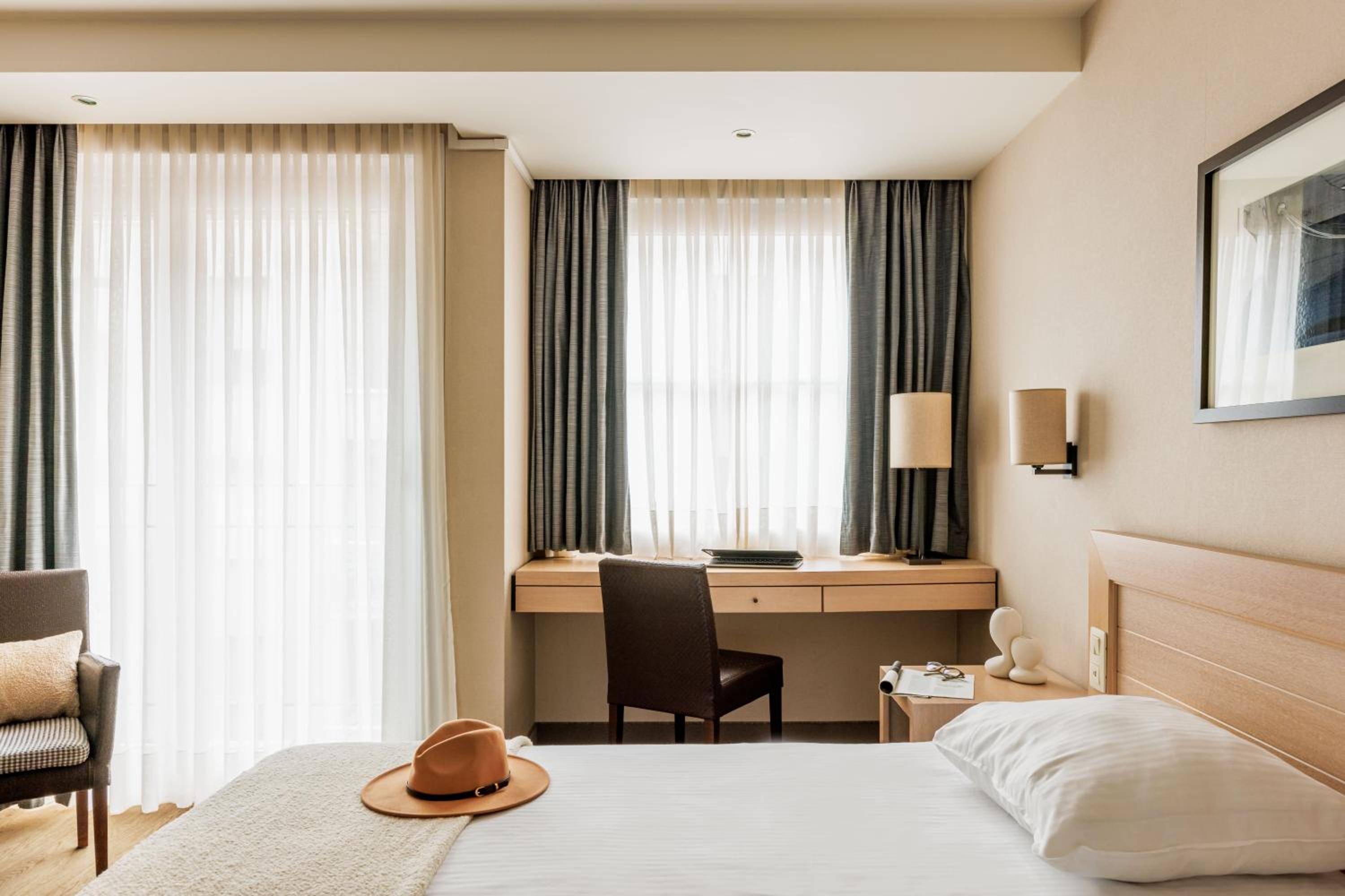 Deluxe Room - Photo 3