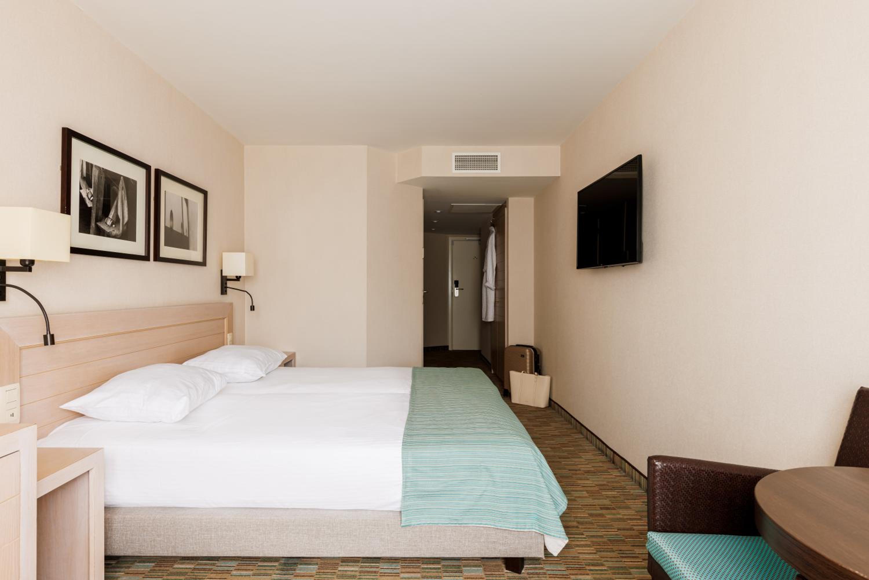 Comfort Room - Photo 1
