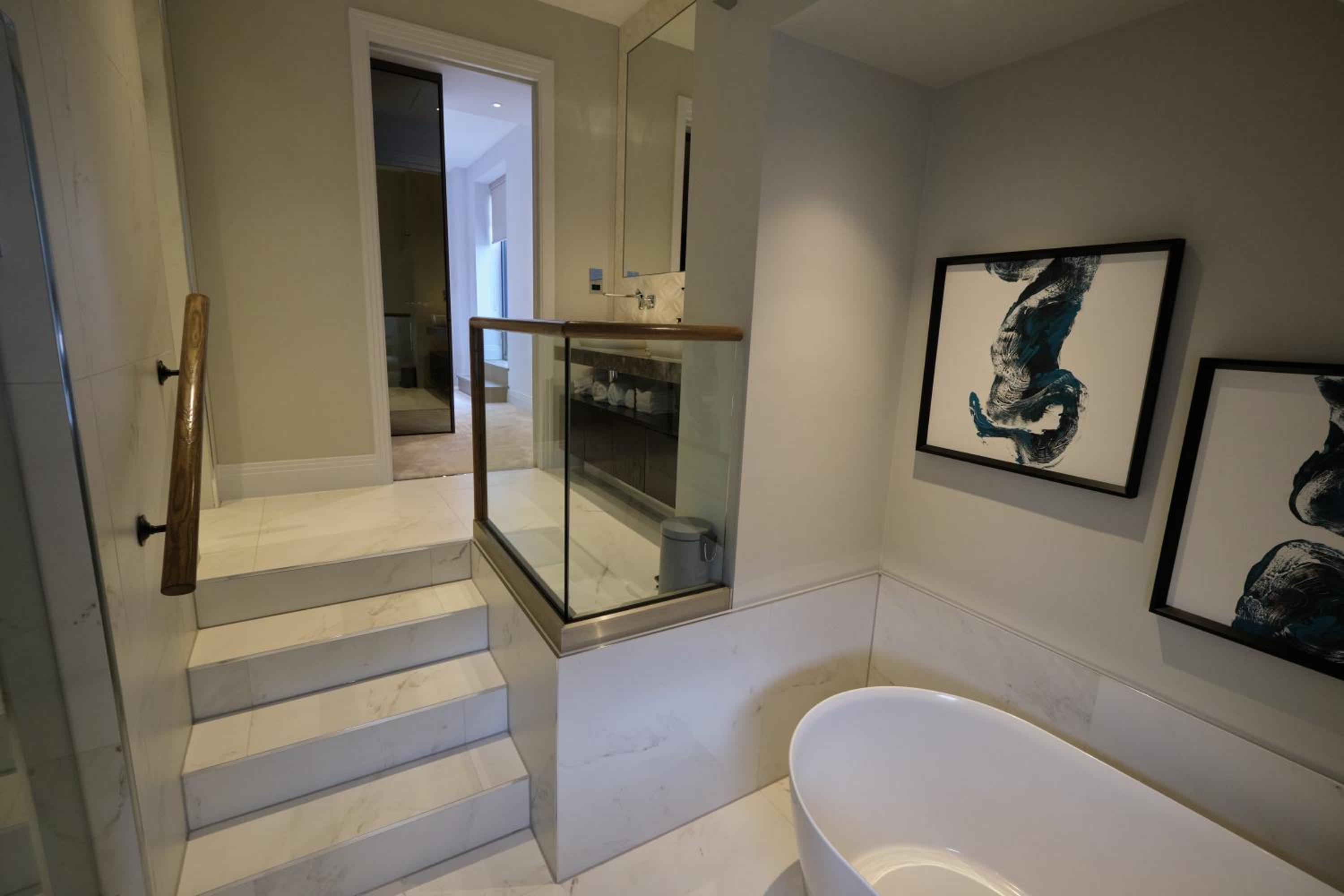 Two-Bedroom Apartment with Balcony photo 3