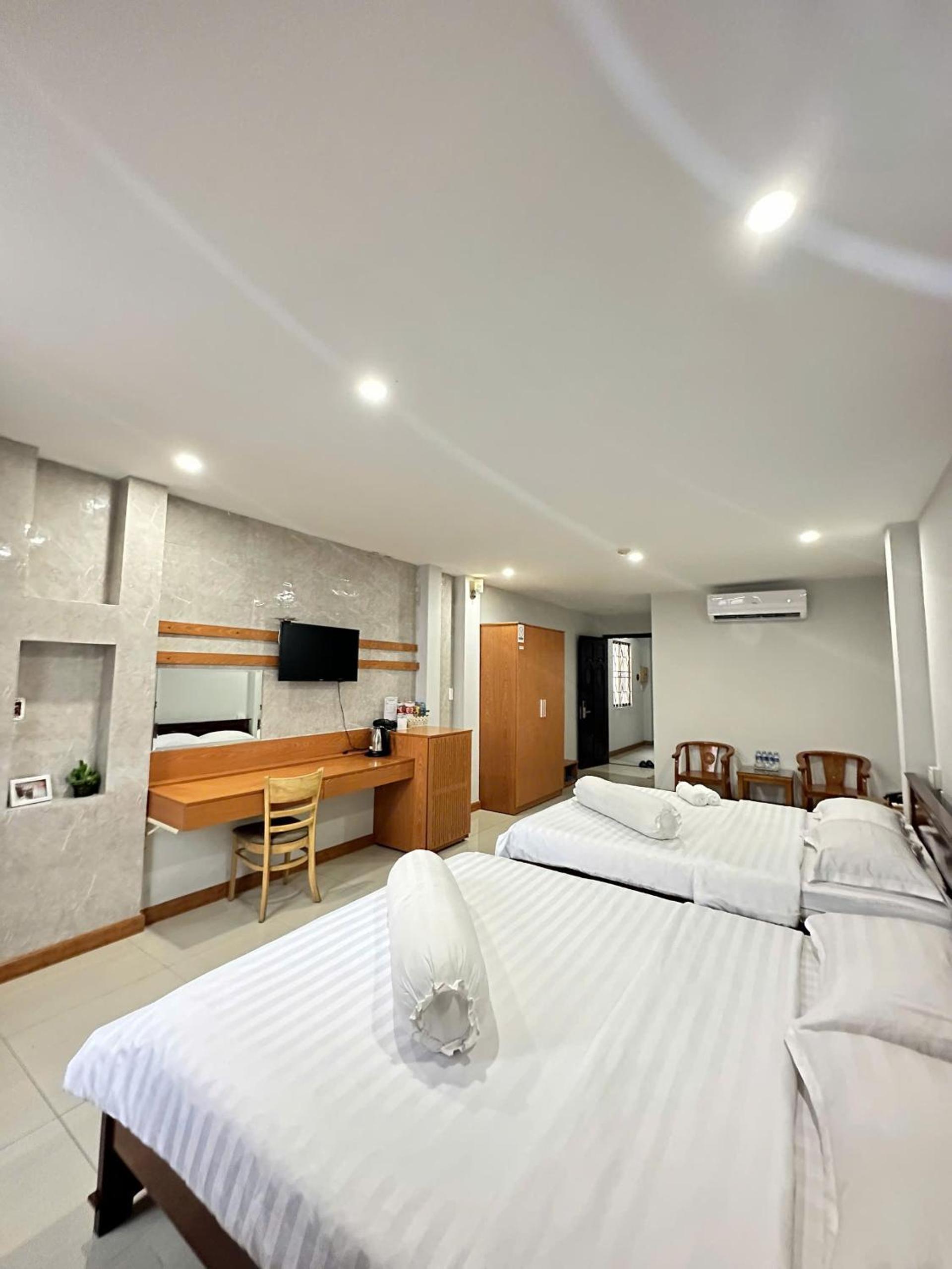 Deluxe Family Room photo 1