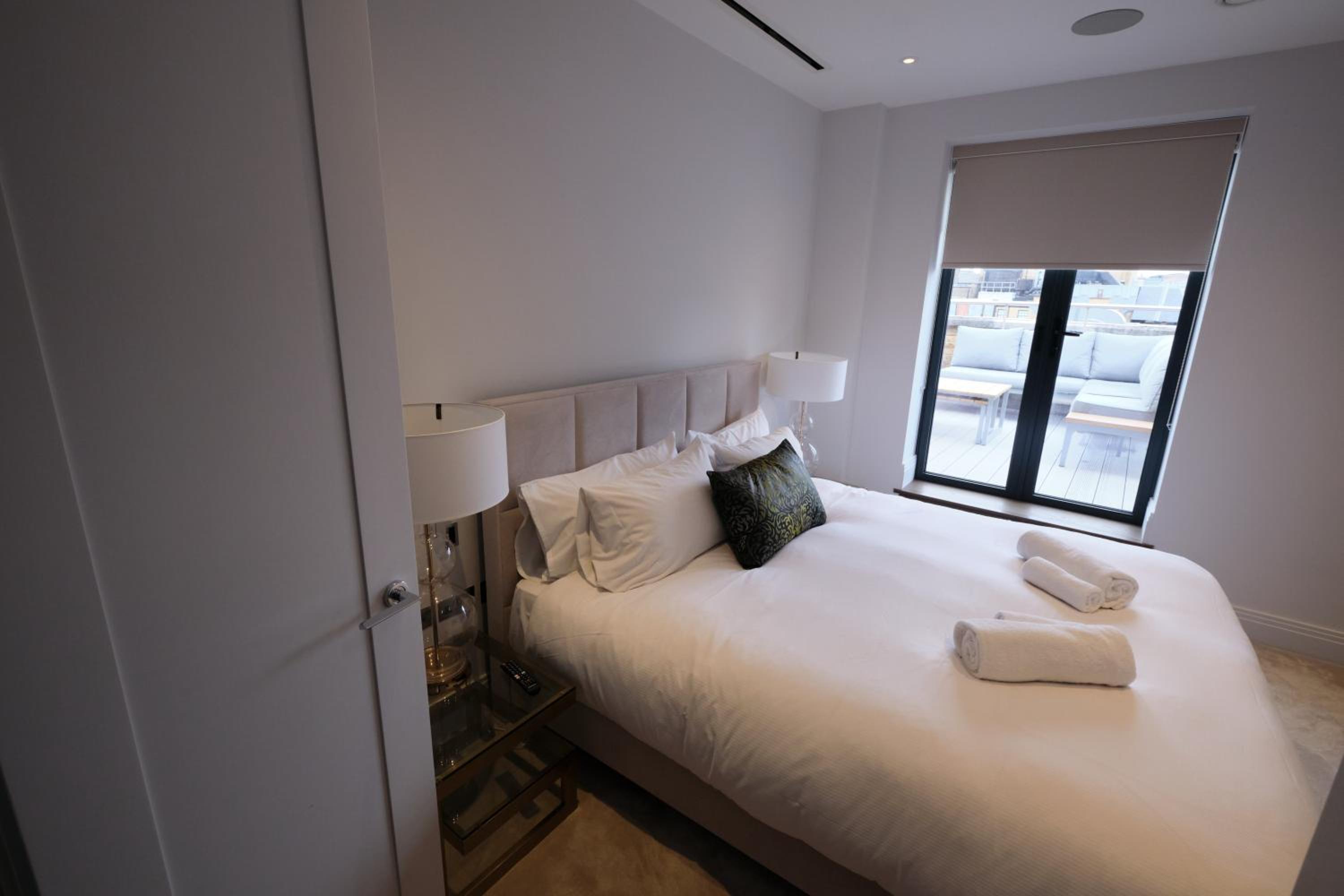 Two-Bedroom Apartment with Balcony photo 1