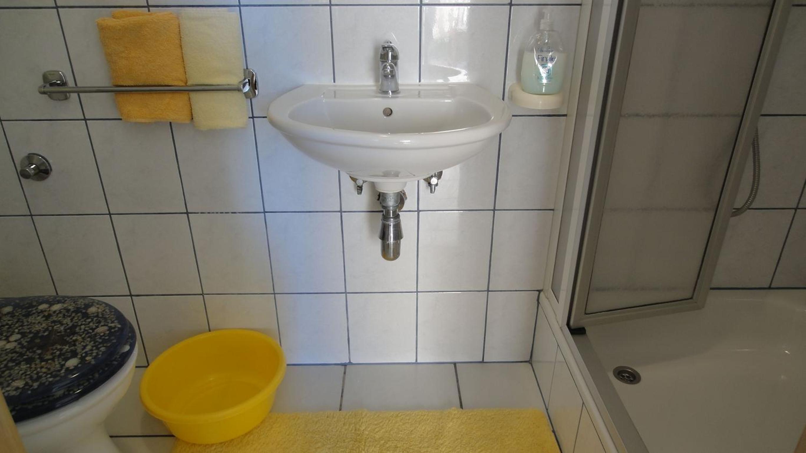 One-Bedroom Apartment - Photo 4