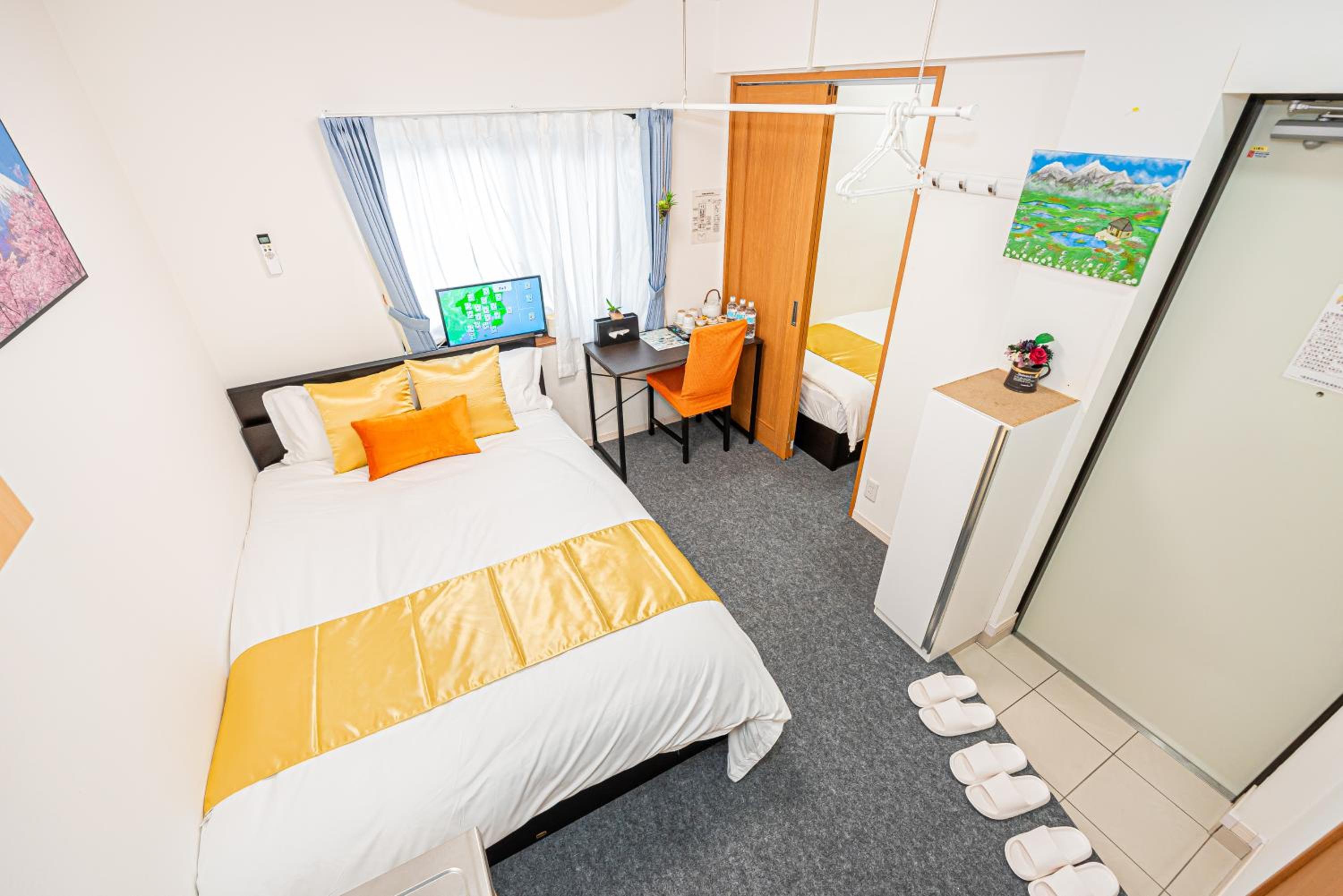 Triple Room with Bath photo 1