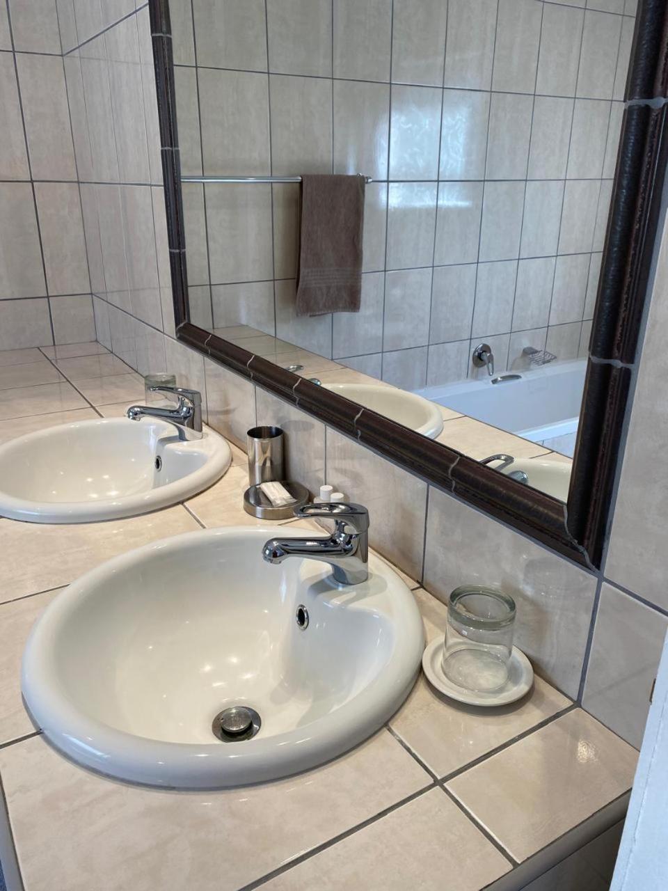 Double or Twin Room photo 3
