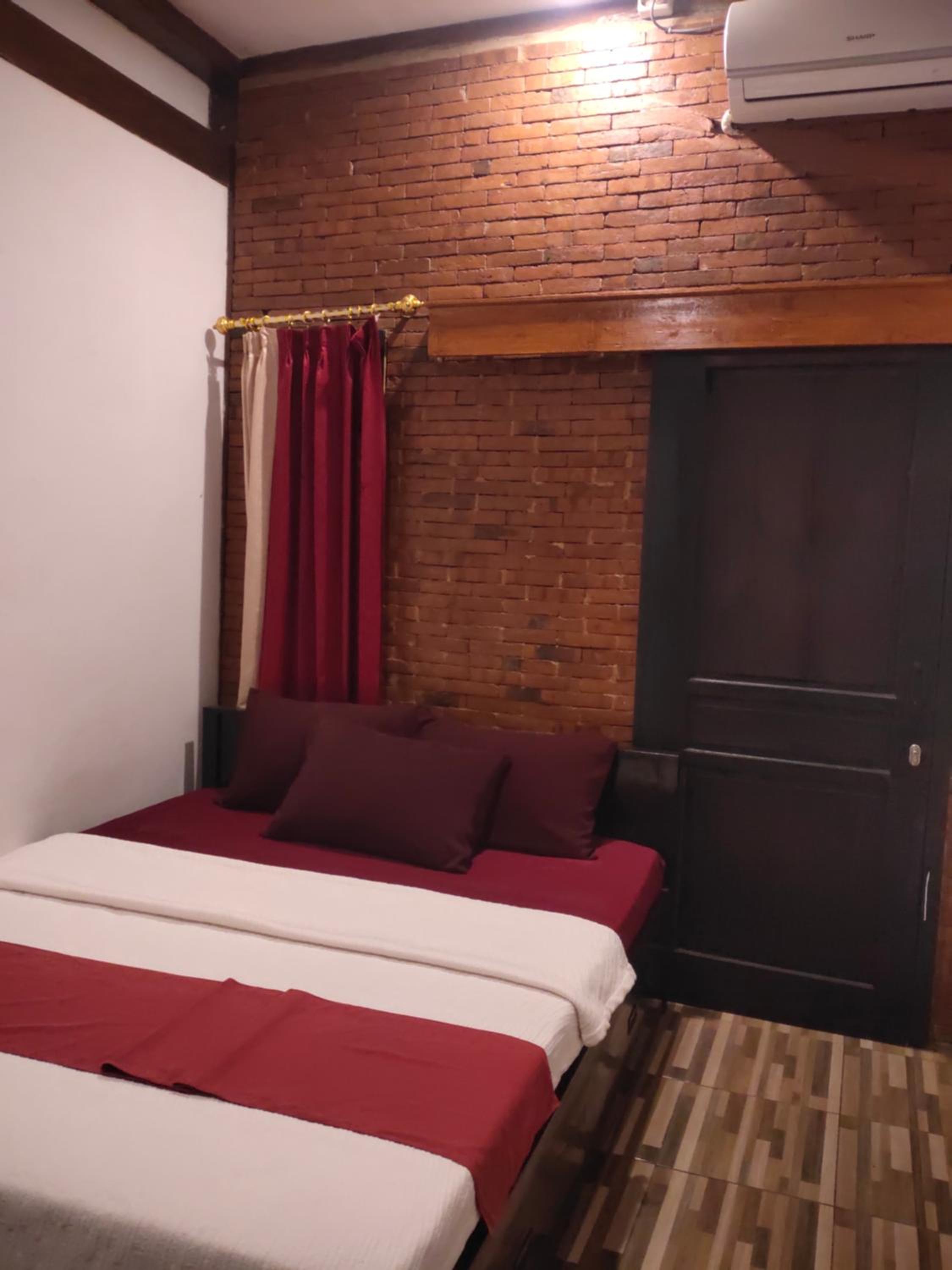 Double Room - Photo 4