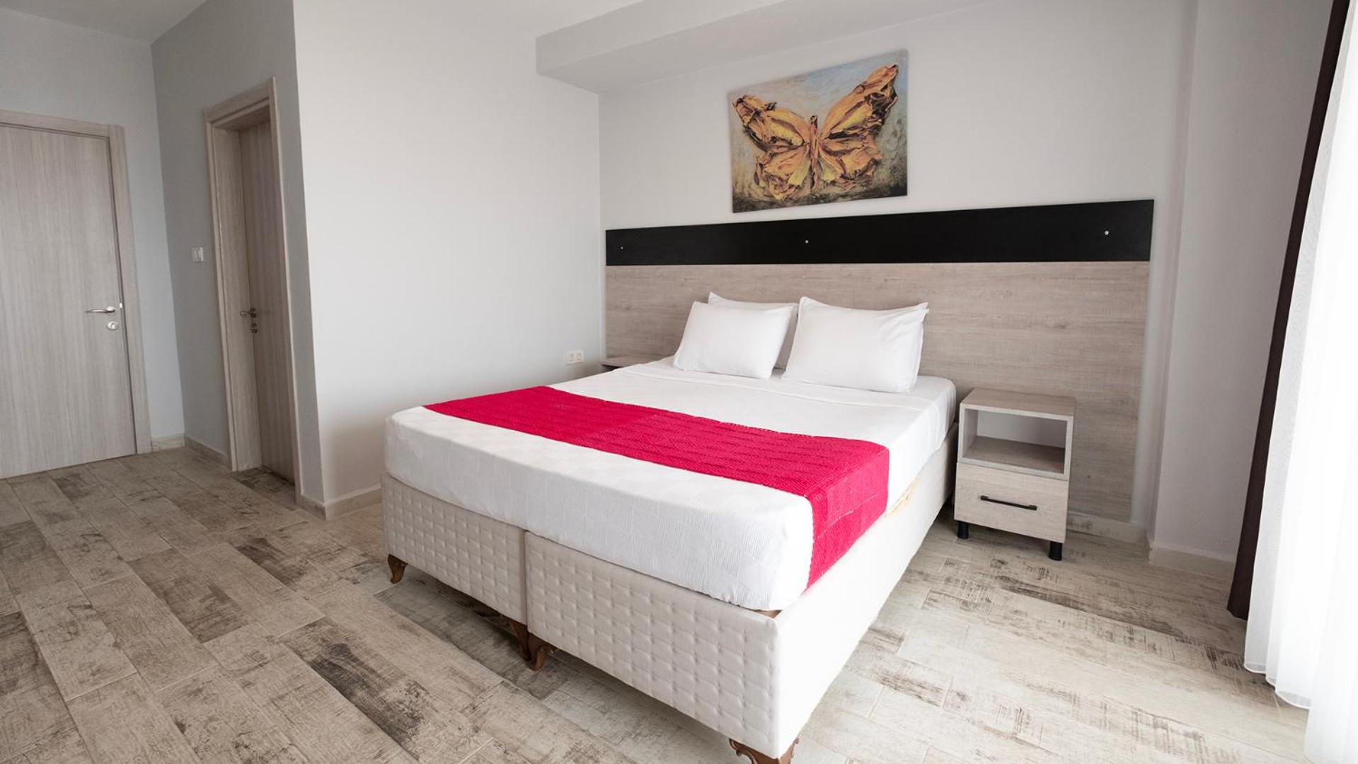 Superior Room with Balcony Sea View - Photo 15