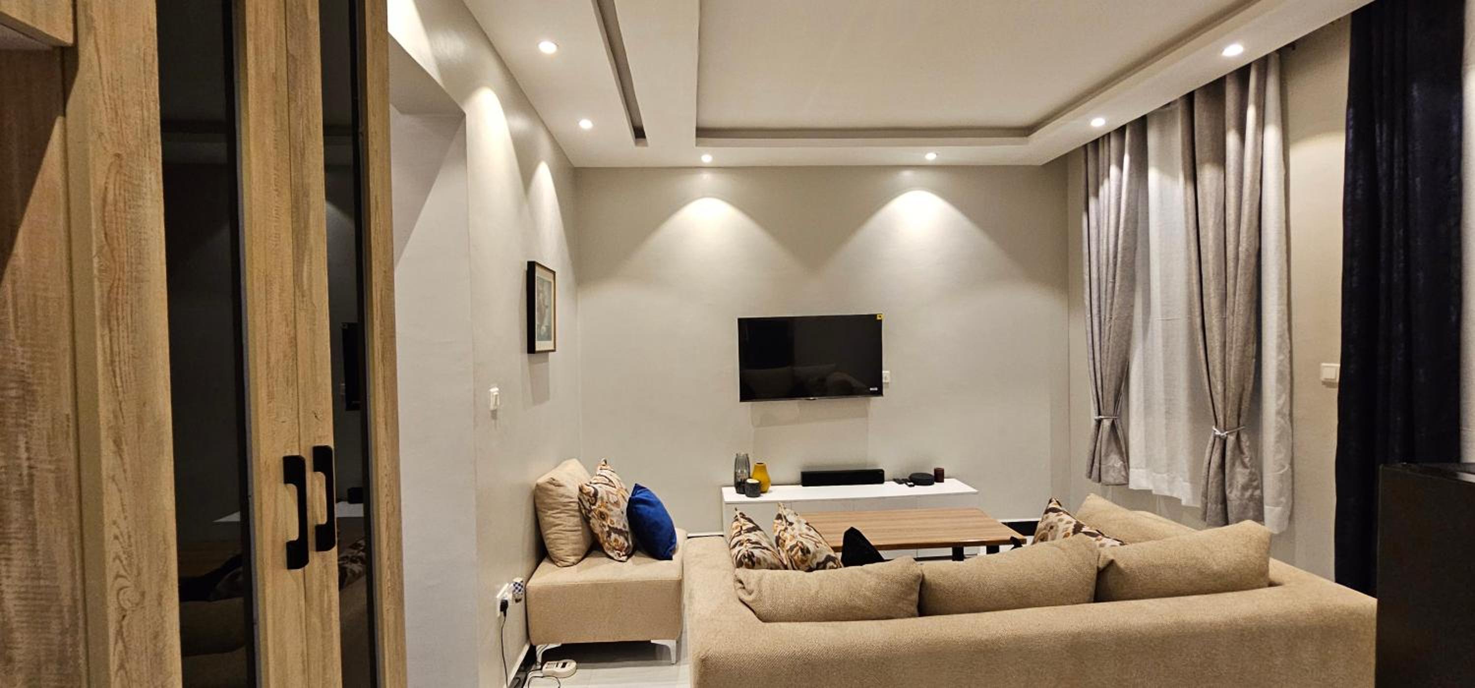 One-Bedroom Apartment photo 2