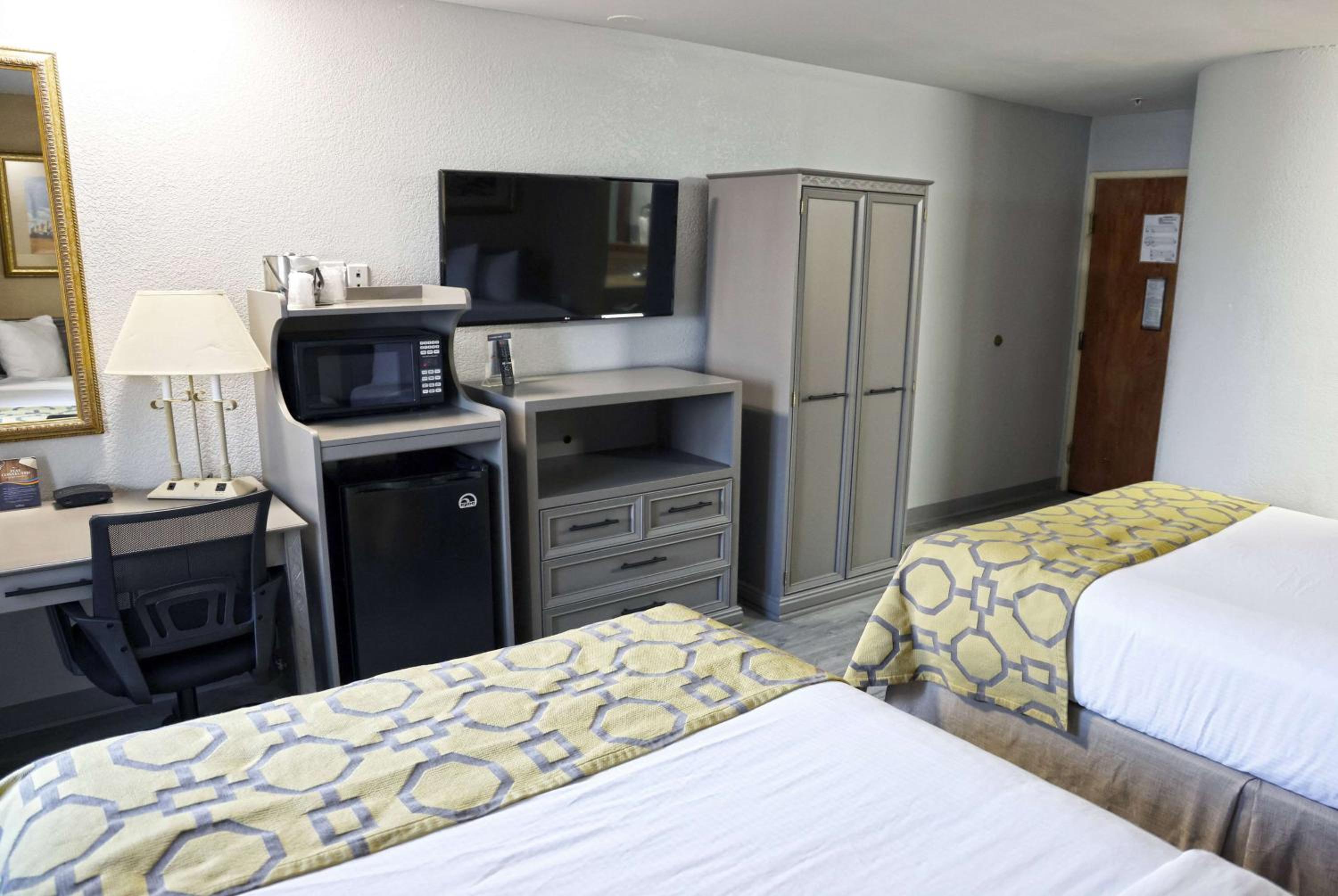 Double Room with Two Double Beds - Non-Smoking - Photo 1