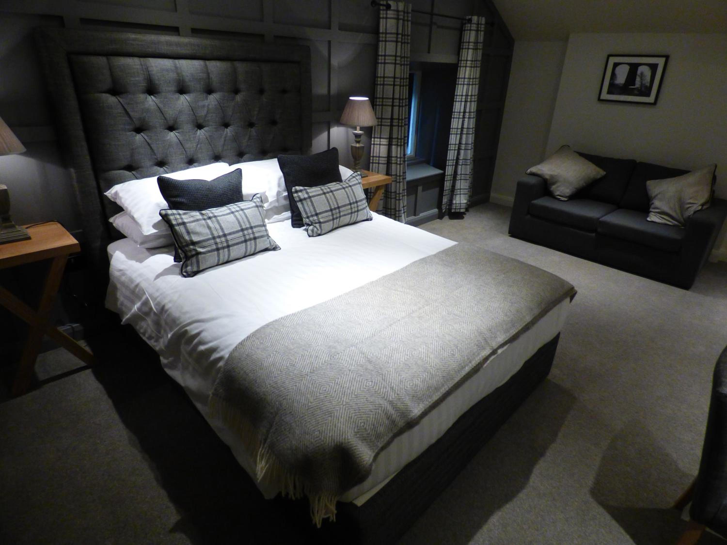 Superior Family Room photo 3