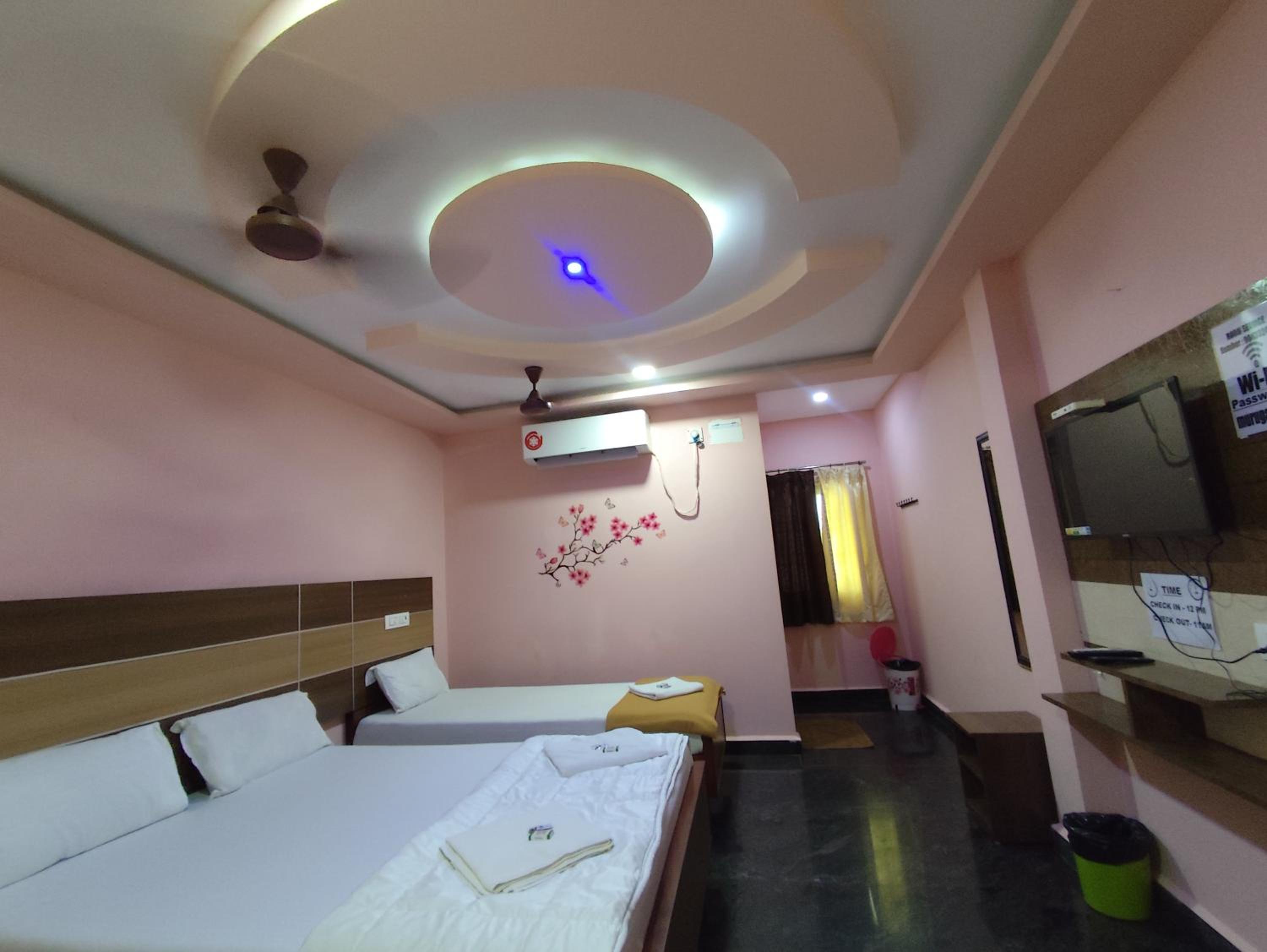 Deluxe Triple Room - Photo 17