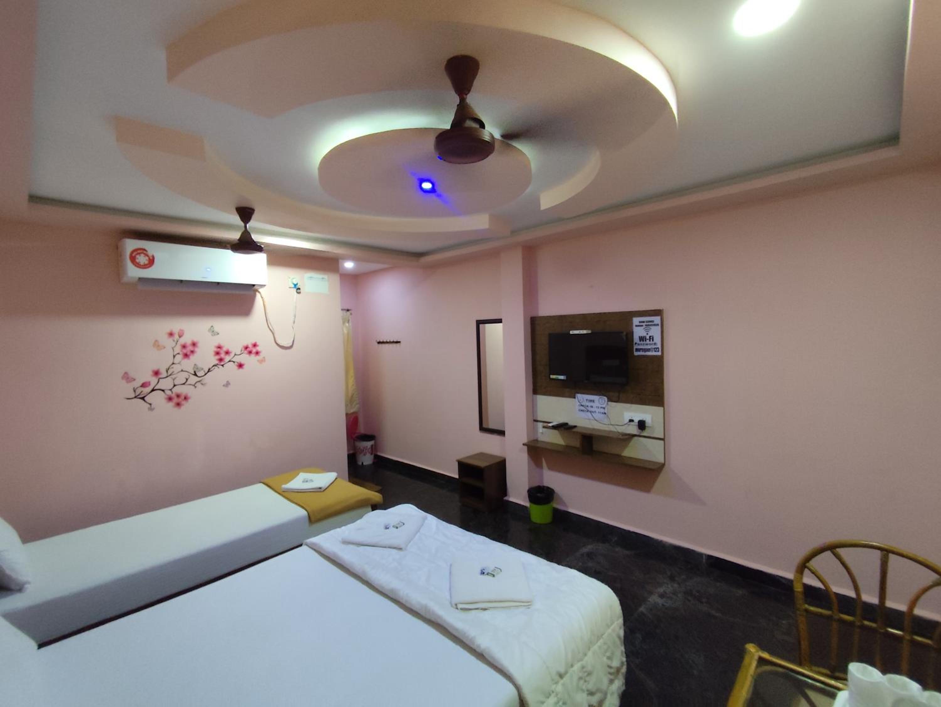 Deluxe Triple Room - Photo 15
