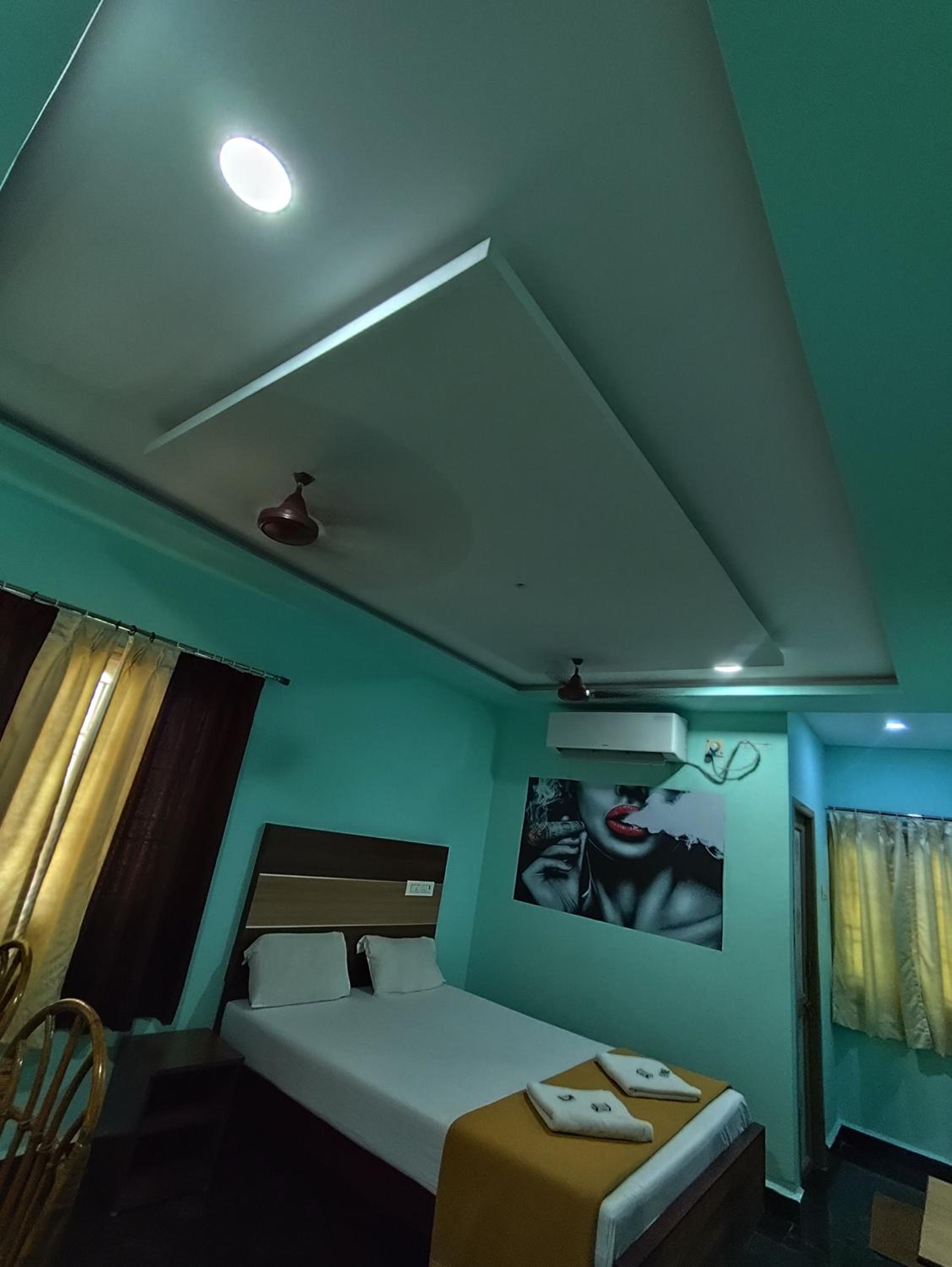 Deluxe Queen Room