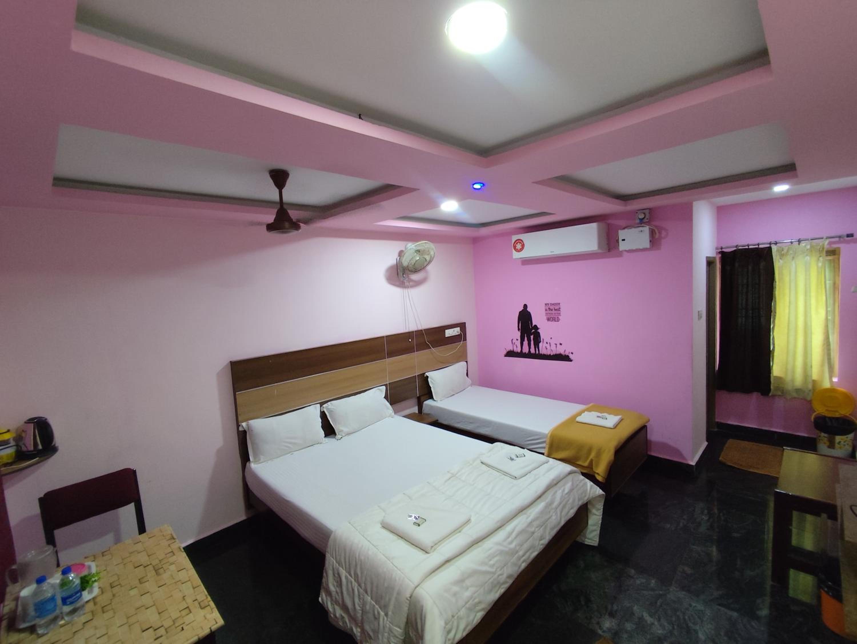Deluxe Triple Room - Photo 8