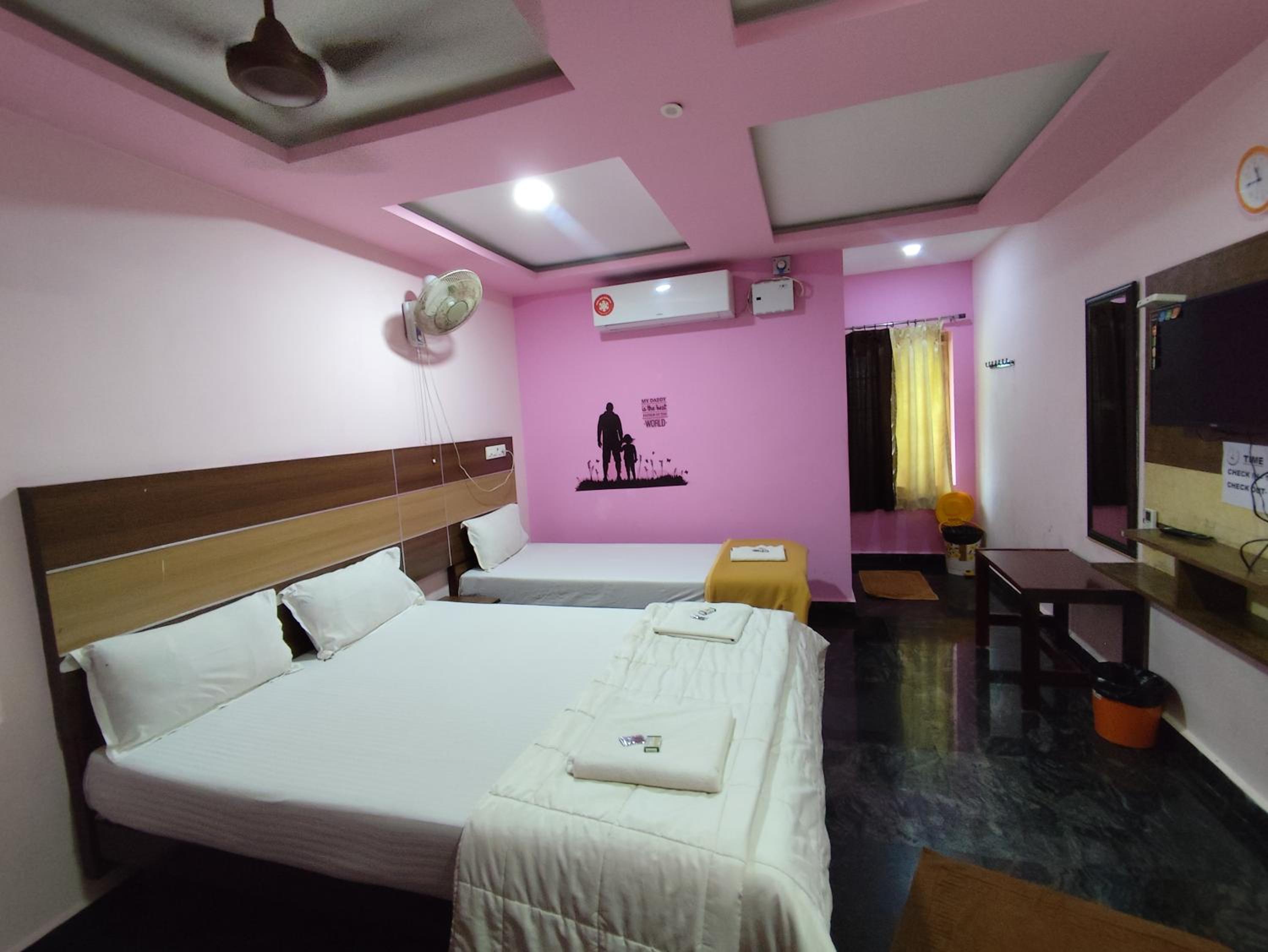 Deluxe Triple Room - Photo 7