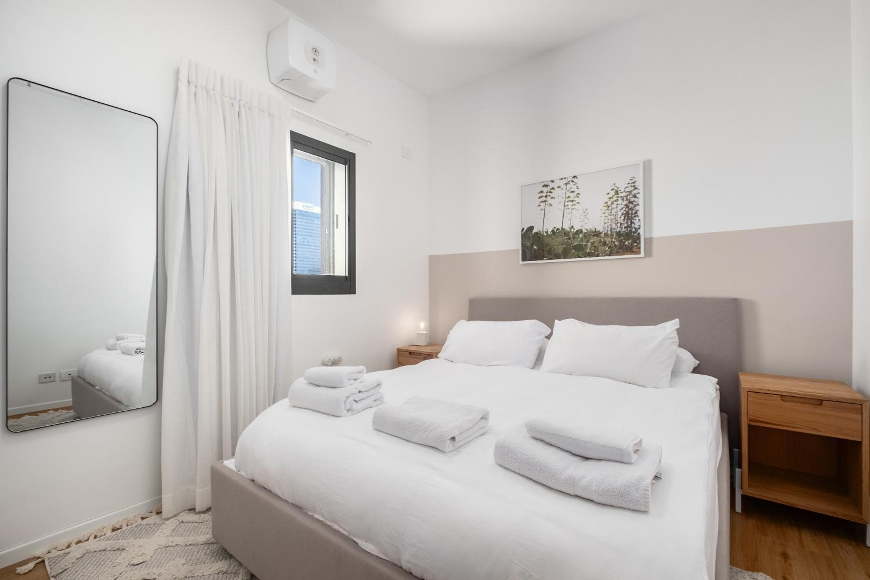 One-Bedroom Apartment with Balcony
