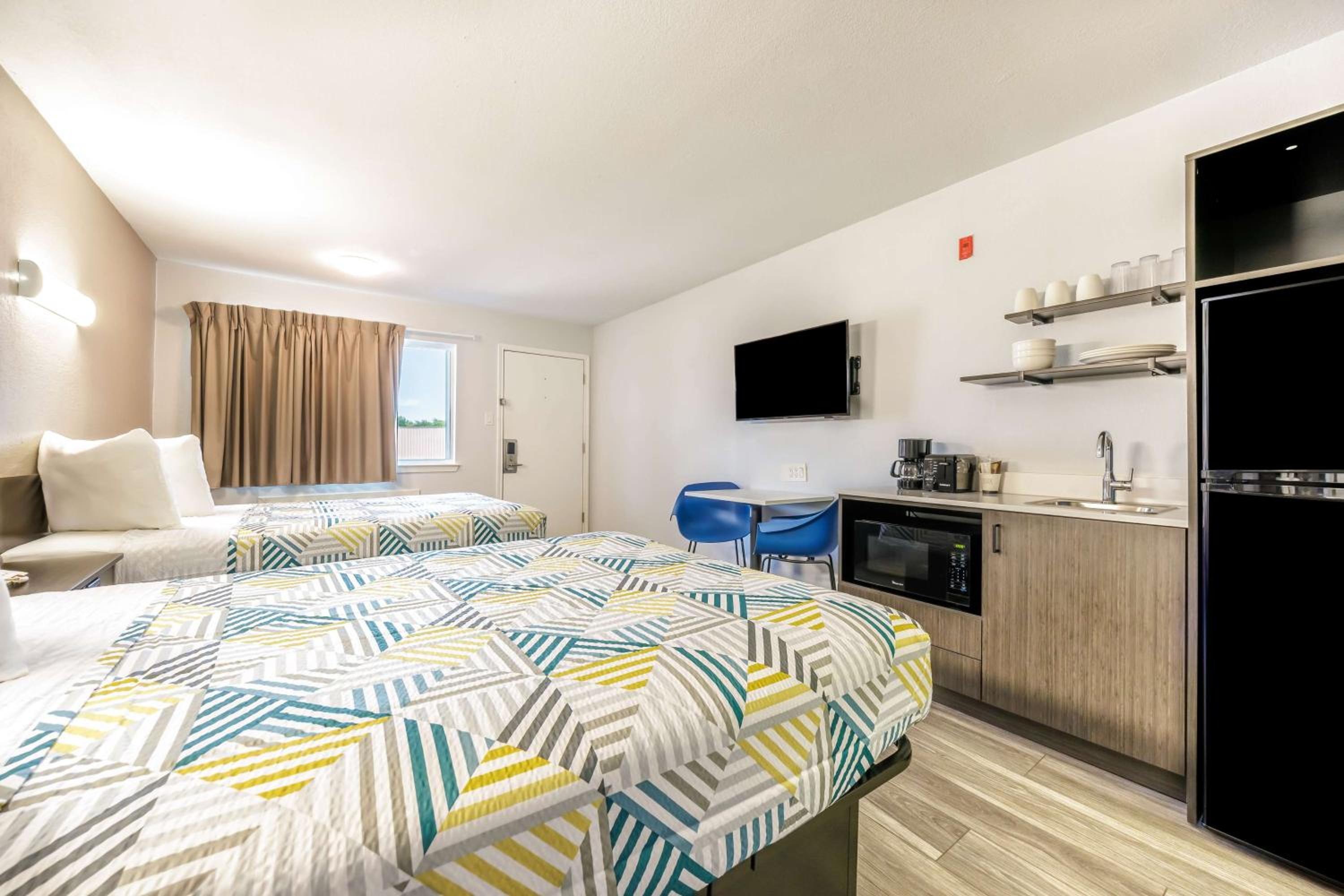Quadruple Room - Non-Smoking