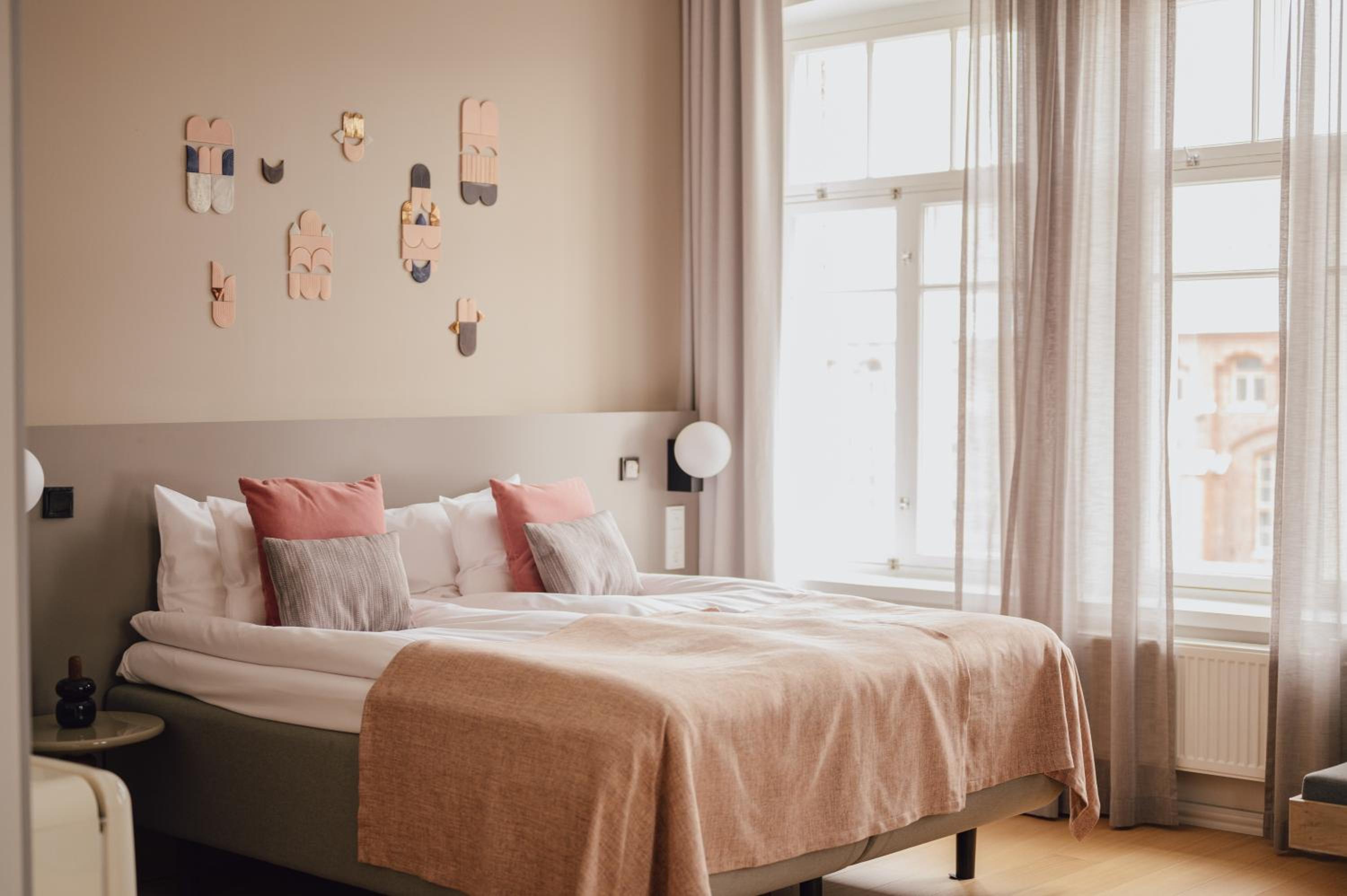 DeLuxe Room - Photo 1