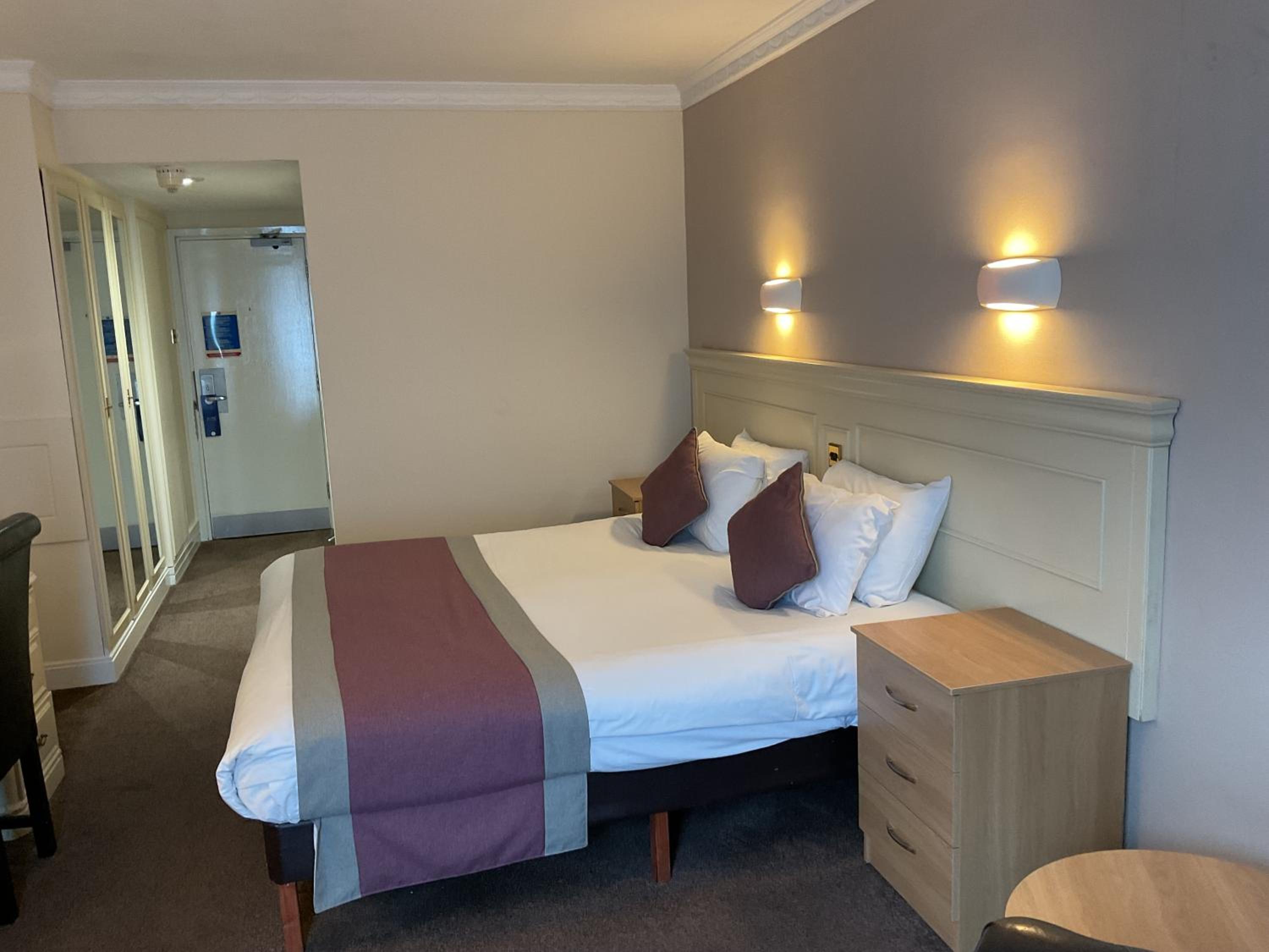 Deluxe Double or Twin Room - Photo 1