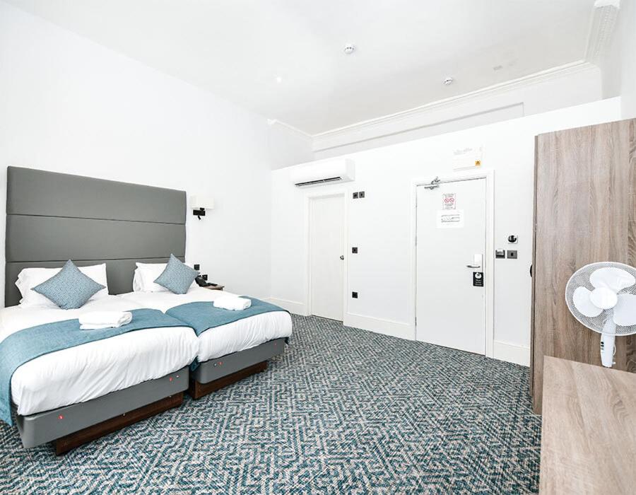 Deluxe Twin Room photo 3