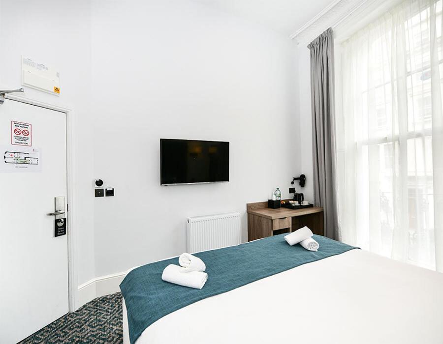 Double Room With Private Bathroom photo 2