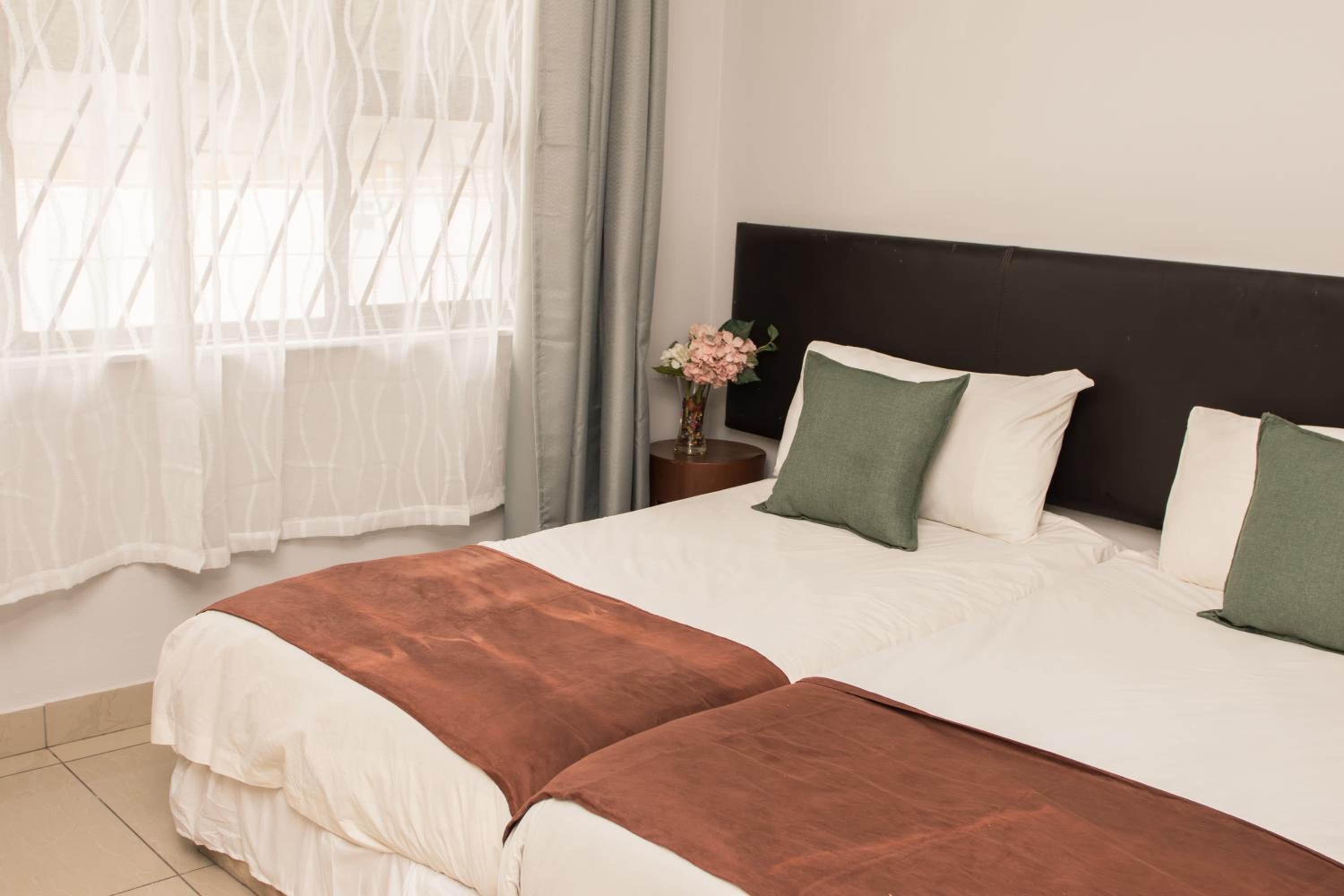 Double Room - Photo 5
