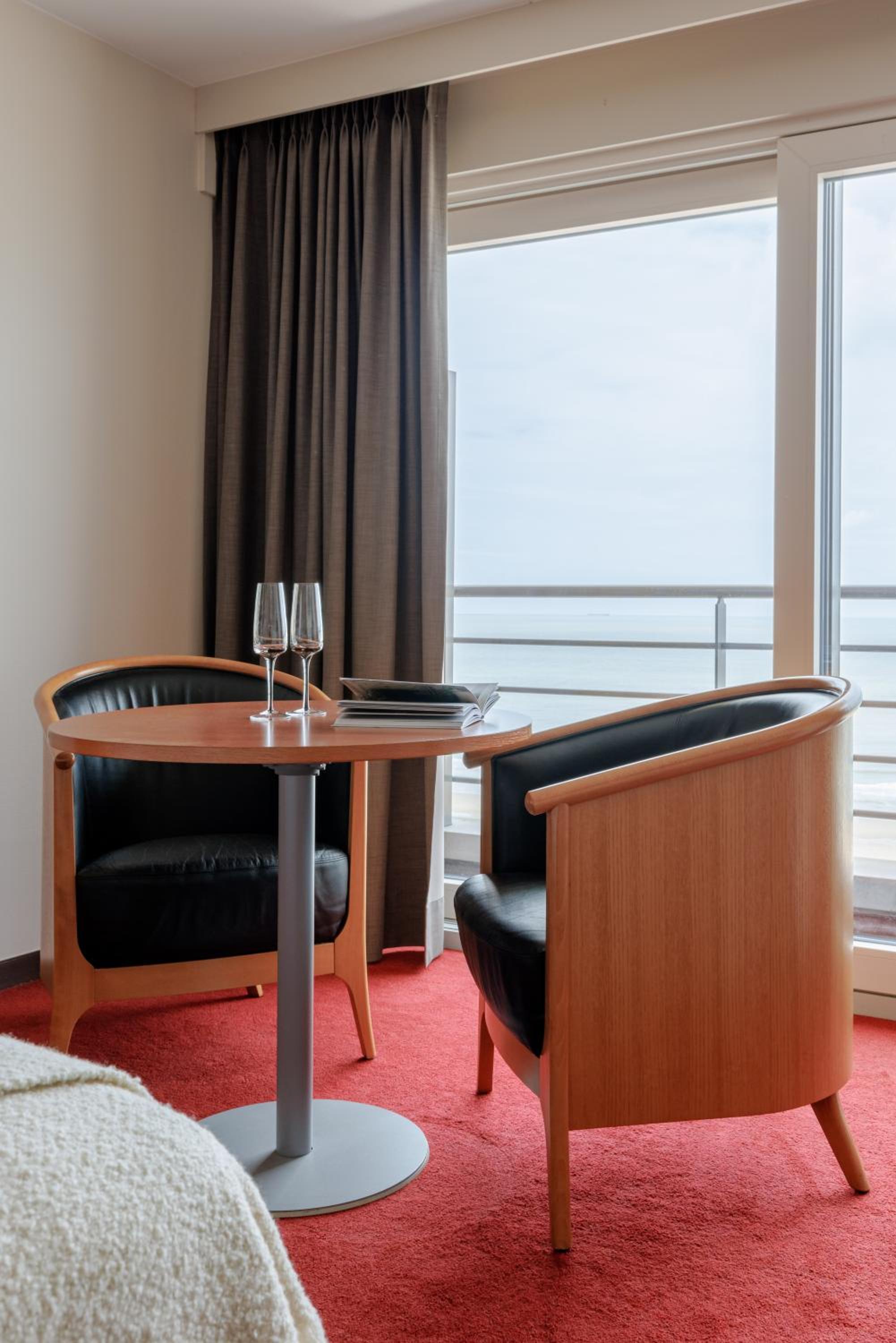 Deluxe Double Room with Balcony and Sea View photo 2