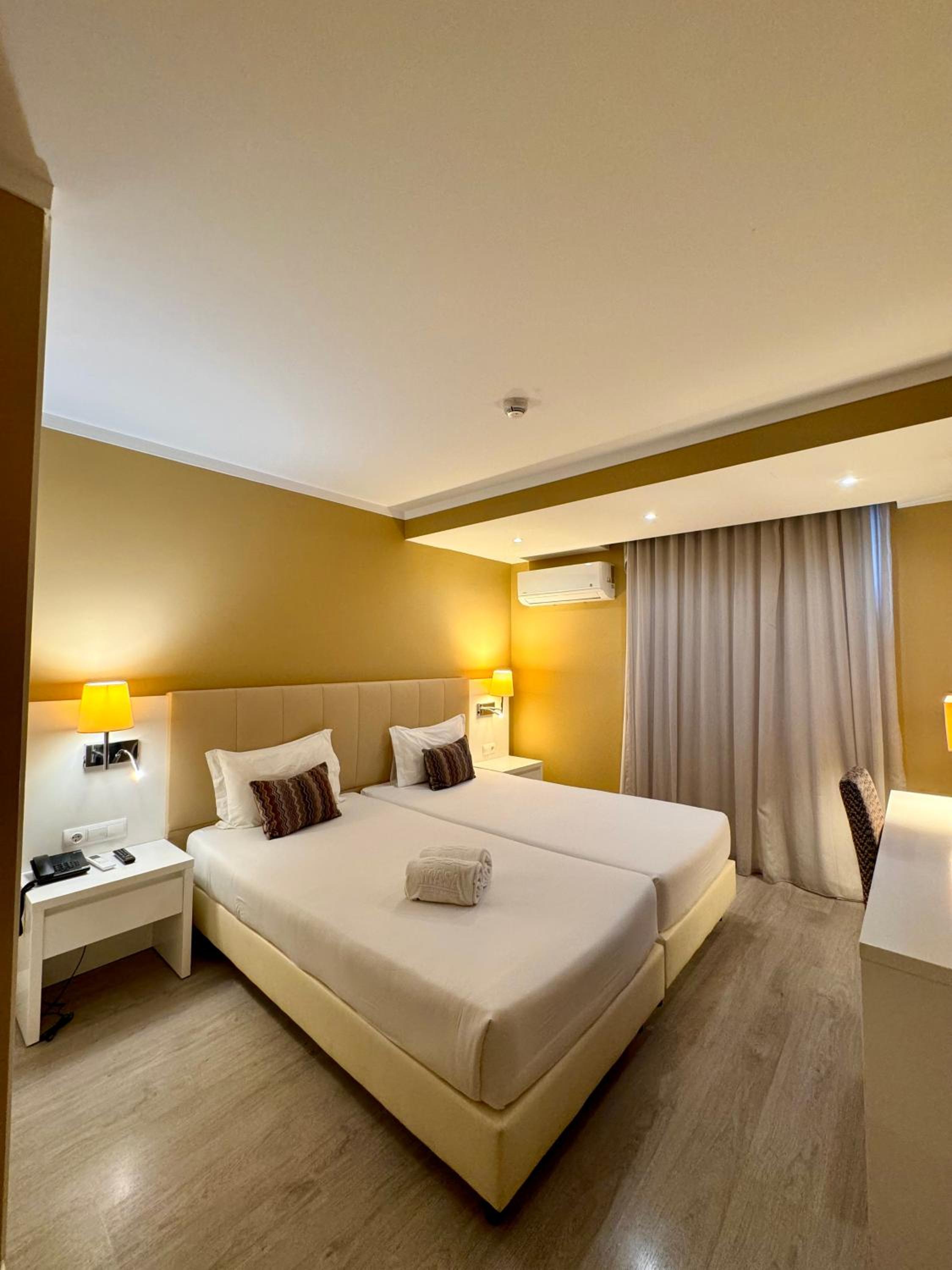 Twin Room - Photo 5