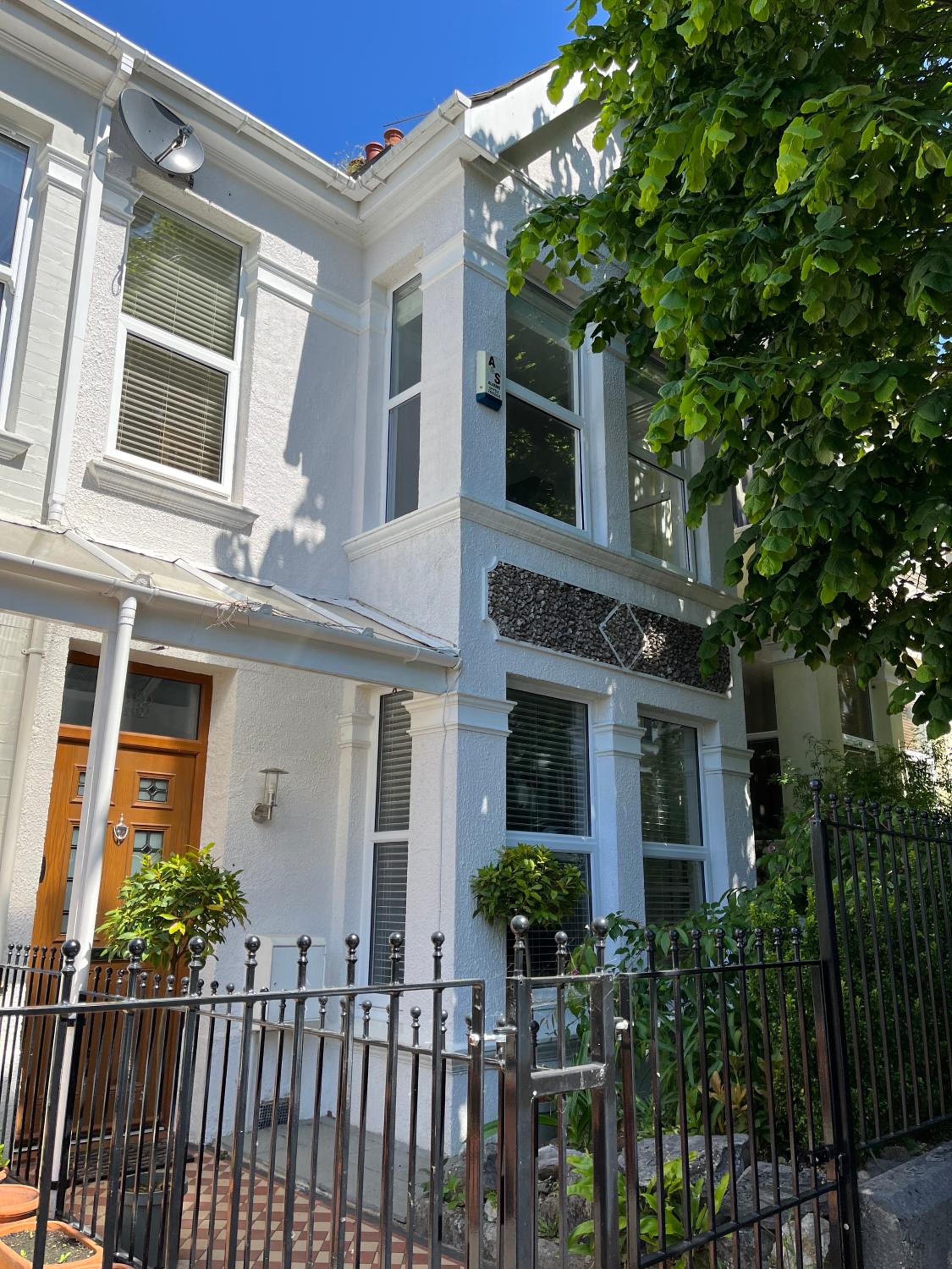 Three-Bedroom House photo 2
