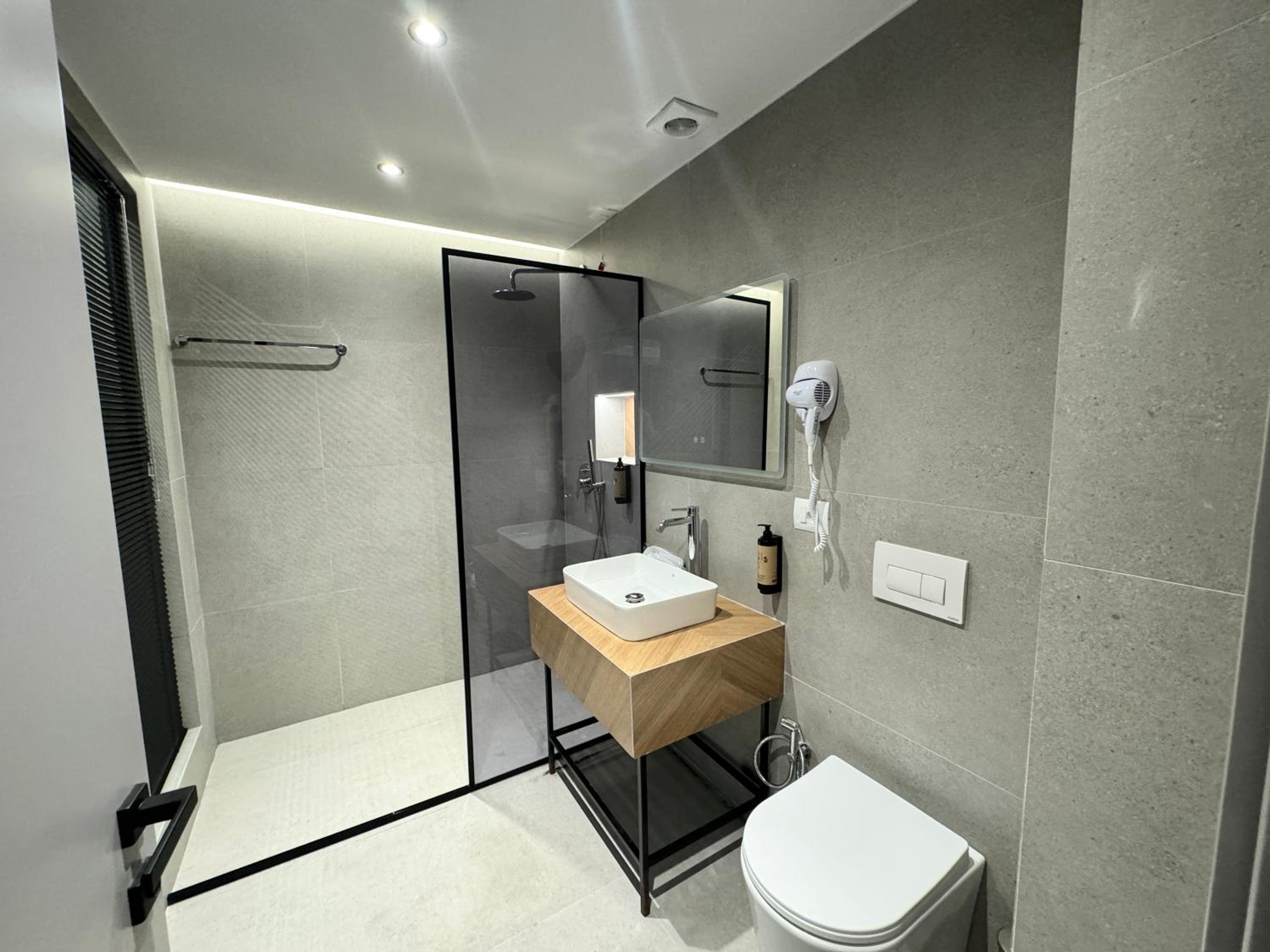 Triple Room with Bath photo 2