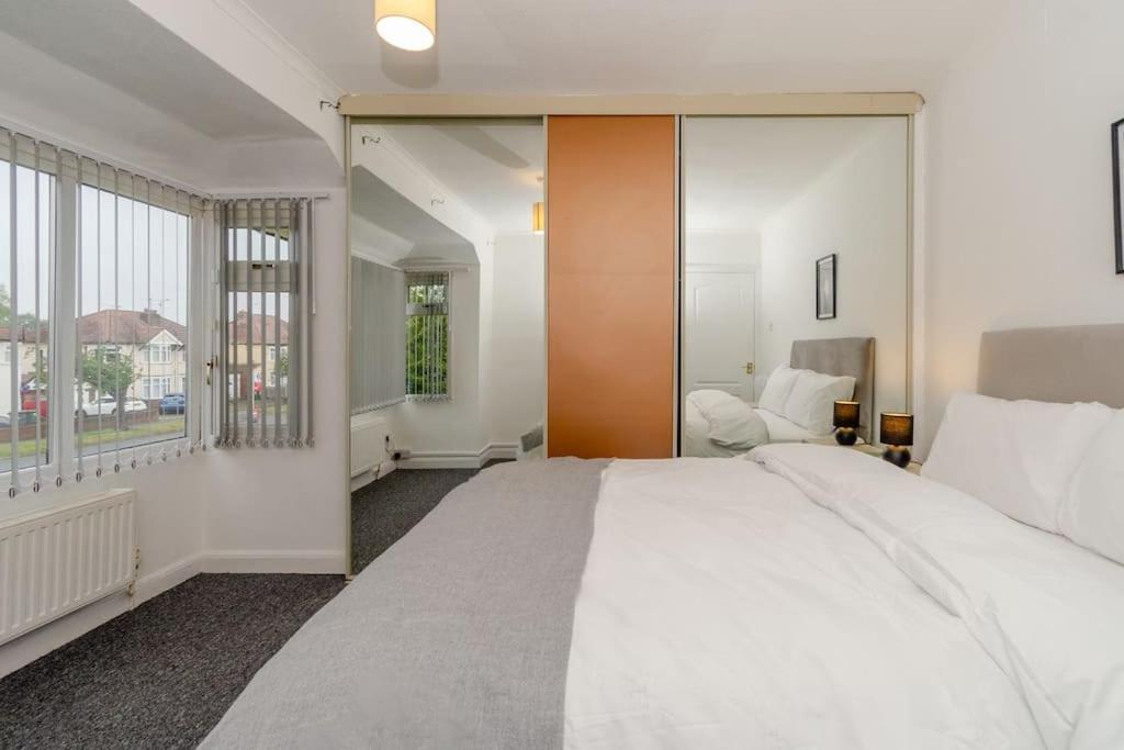 Four-Bedroom House photo 1