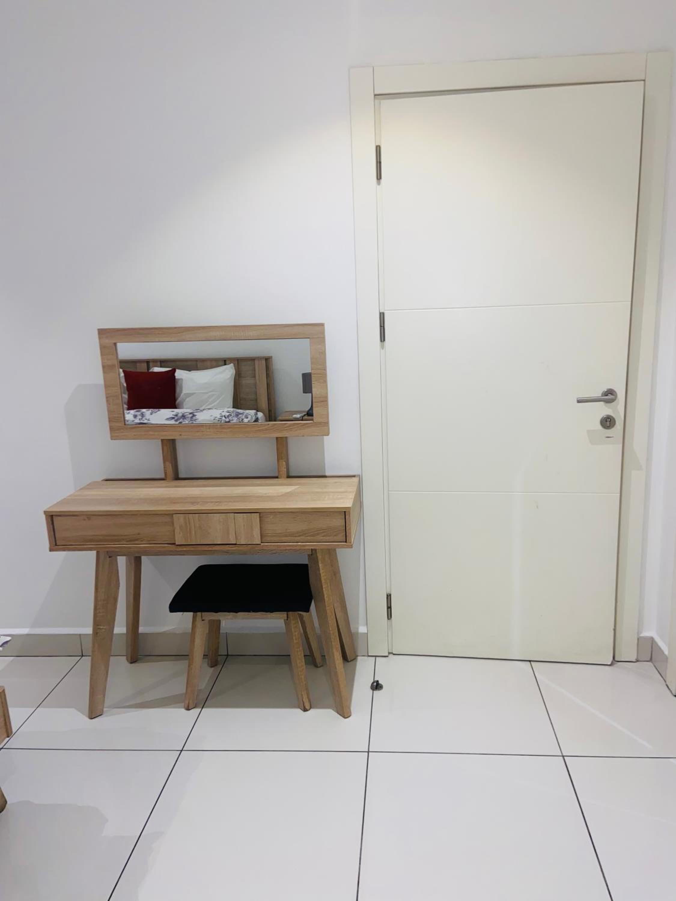 One-Bedroom Apartment photo 2
