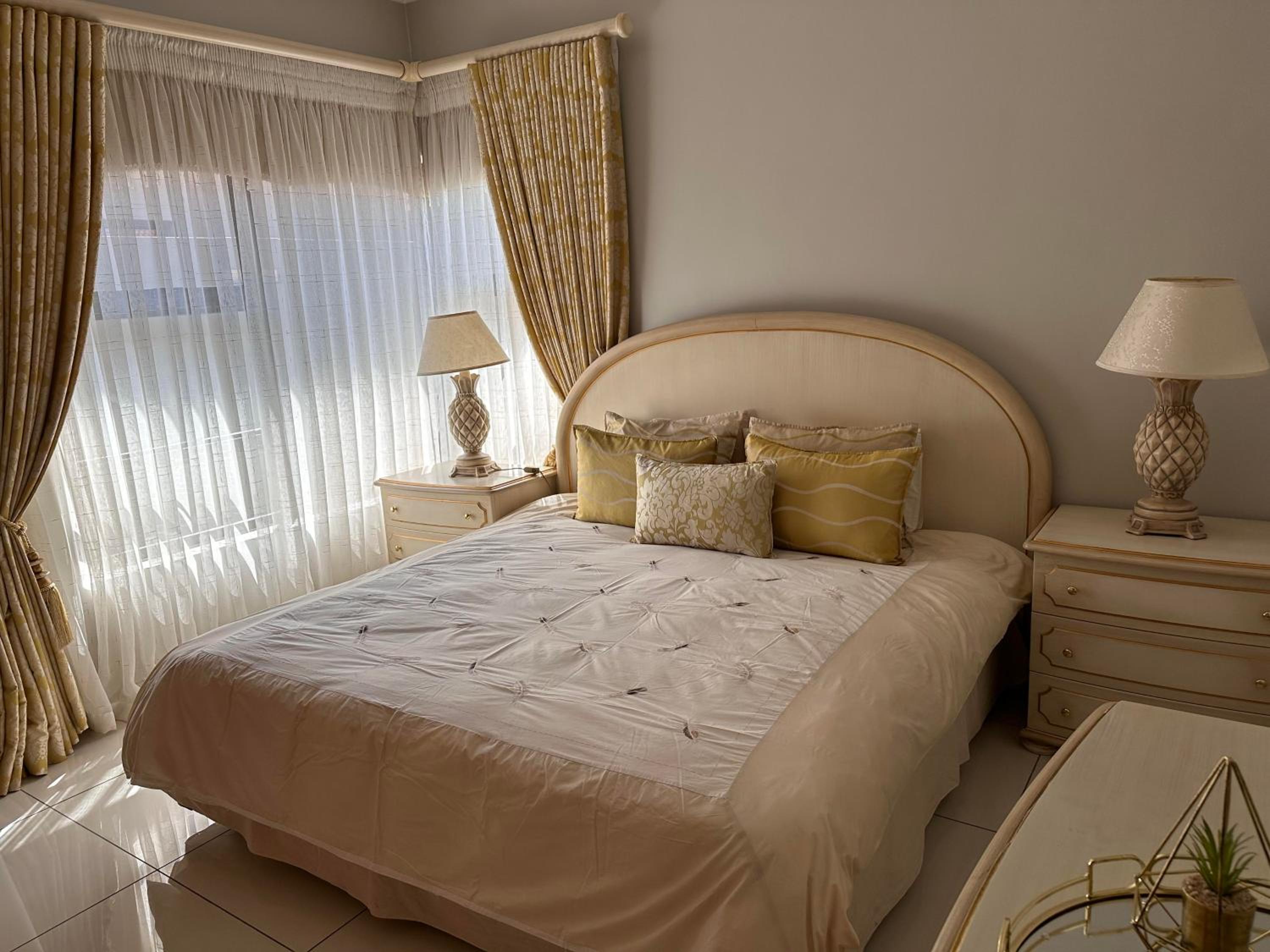 Three-Bedroom Villa photo 1