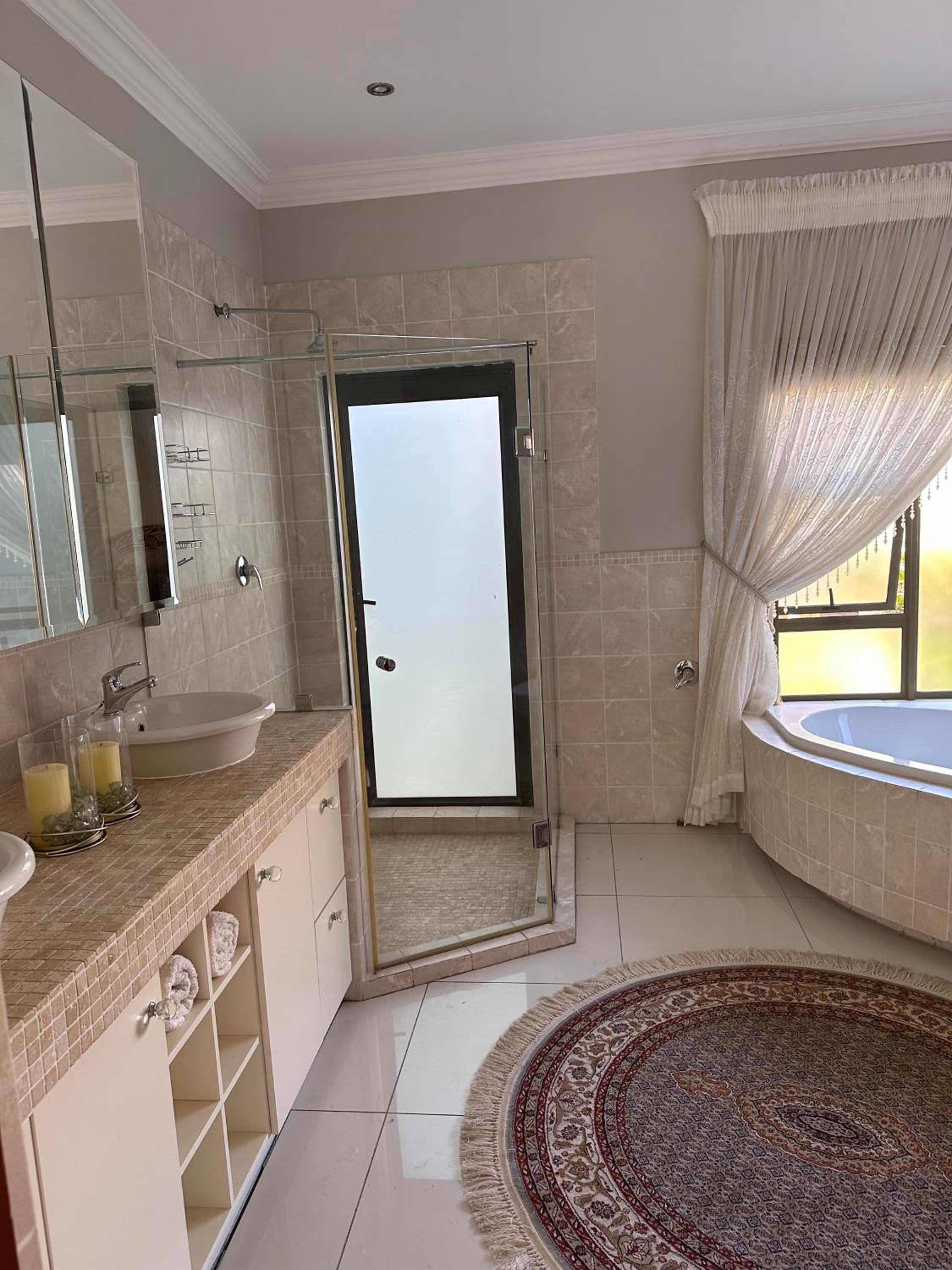 Three-Bedroom Villa photo 2