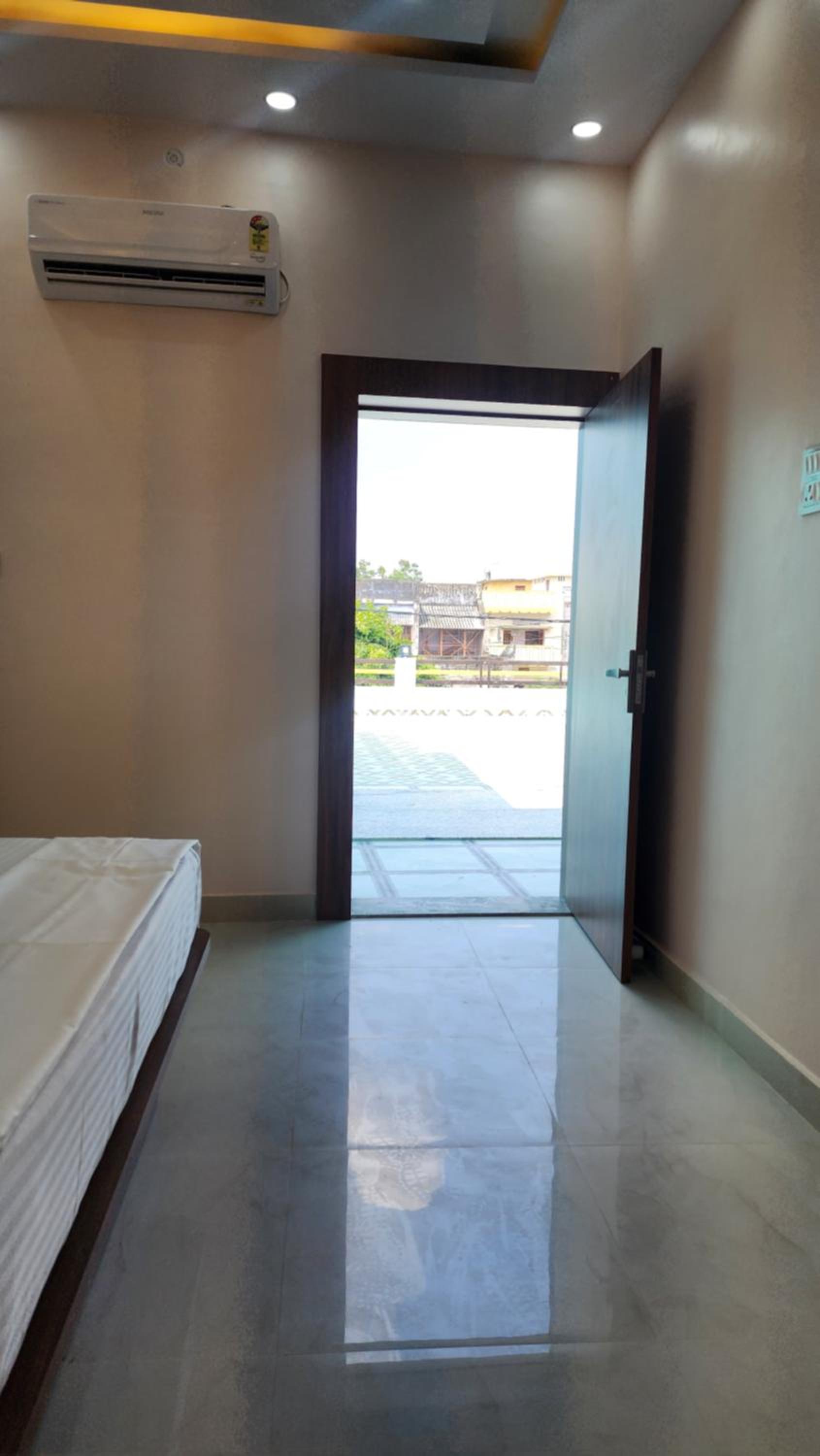 Double Room With Private Bathroom photo 3