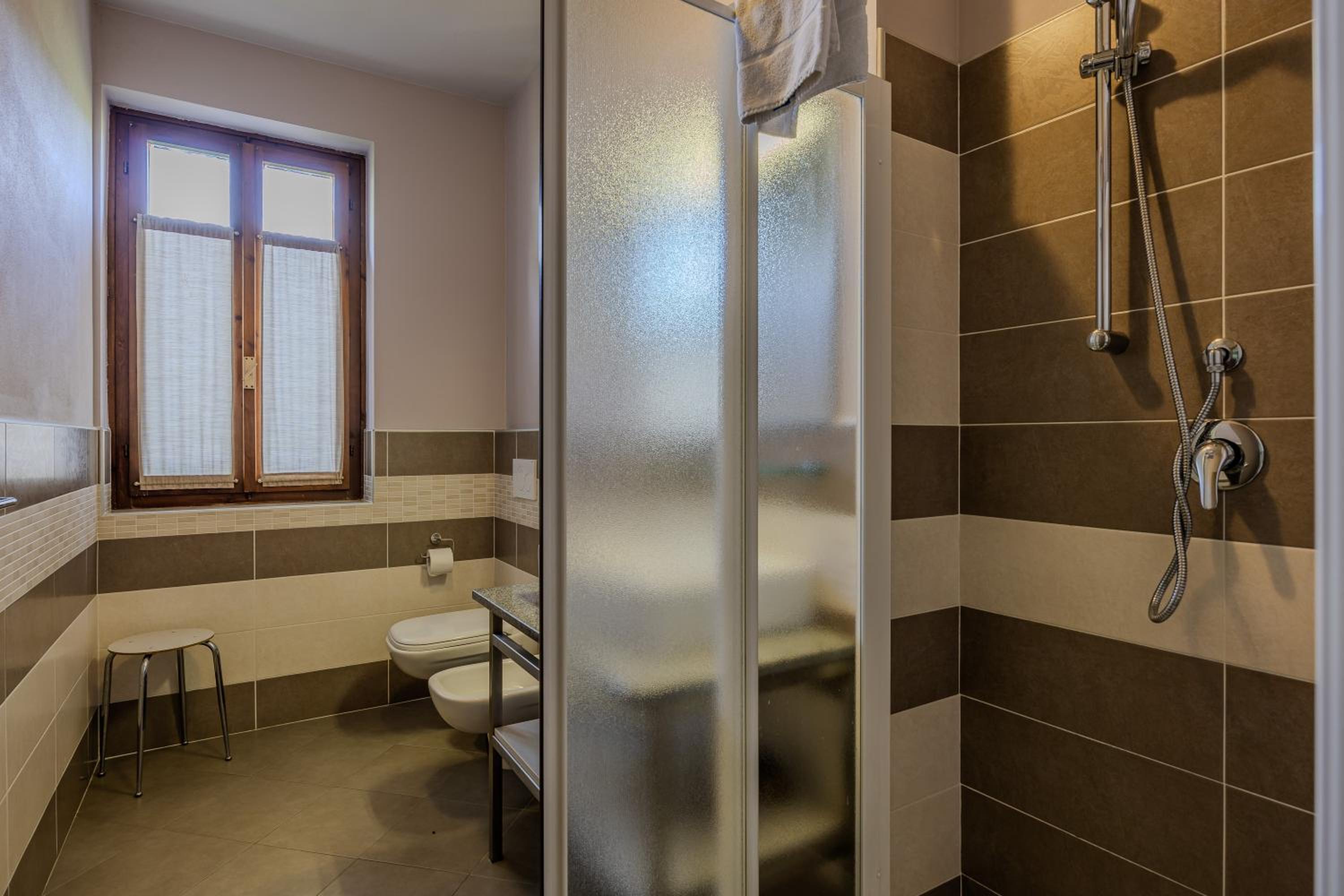 Standard Two-Bedroom Apartment with Balcony photo 3