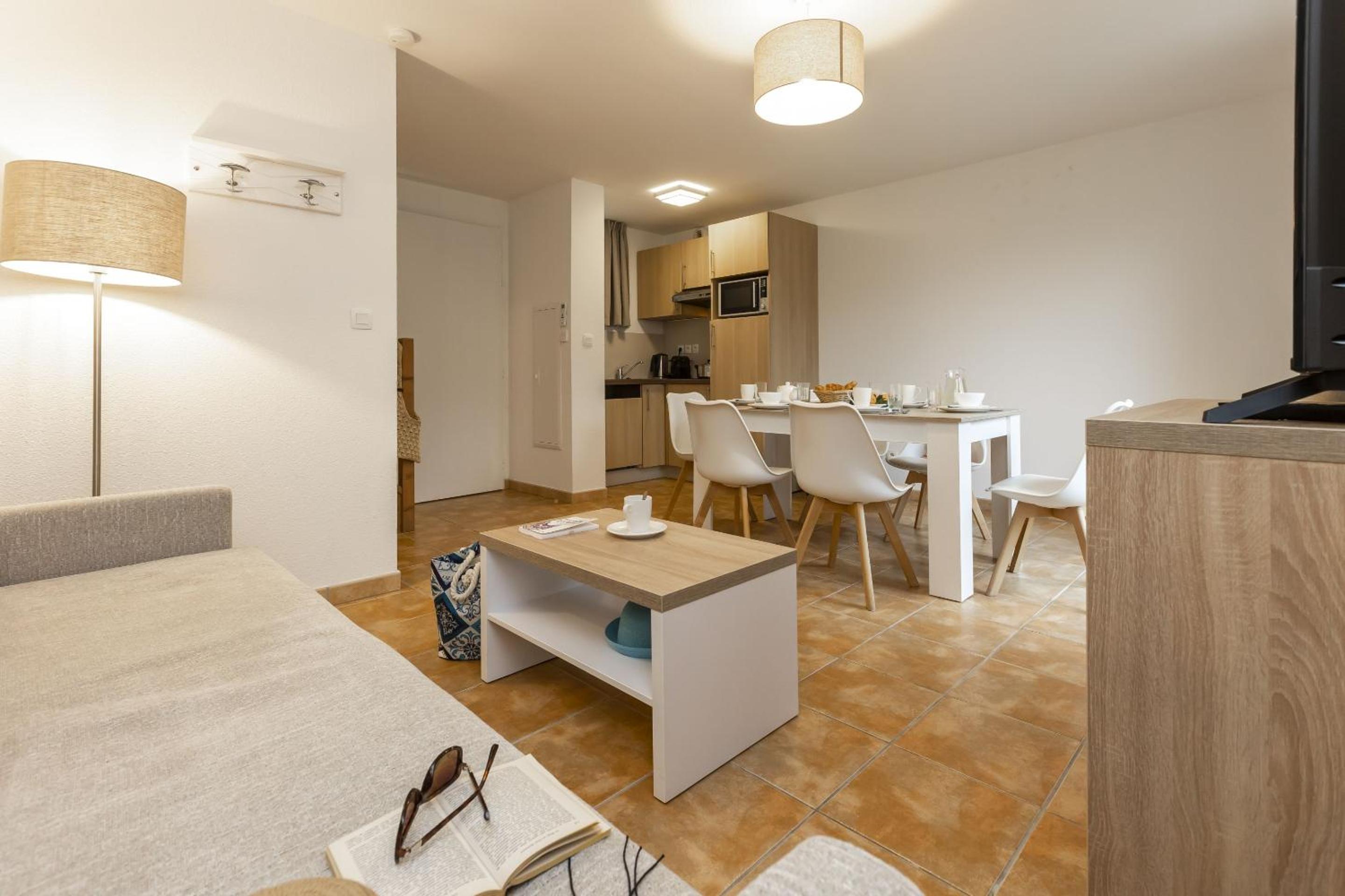 Two-Bedroom Apartment (6 Adults)