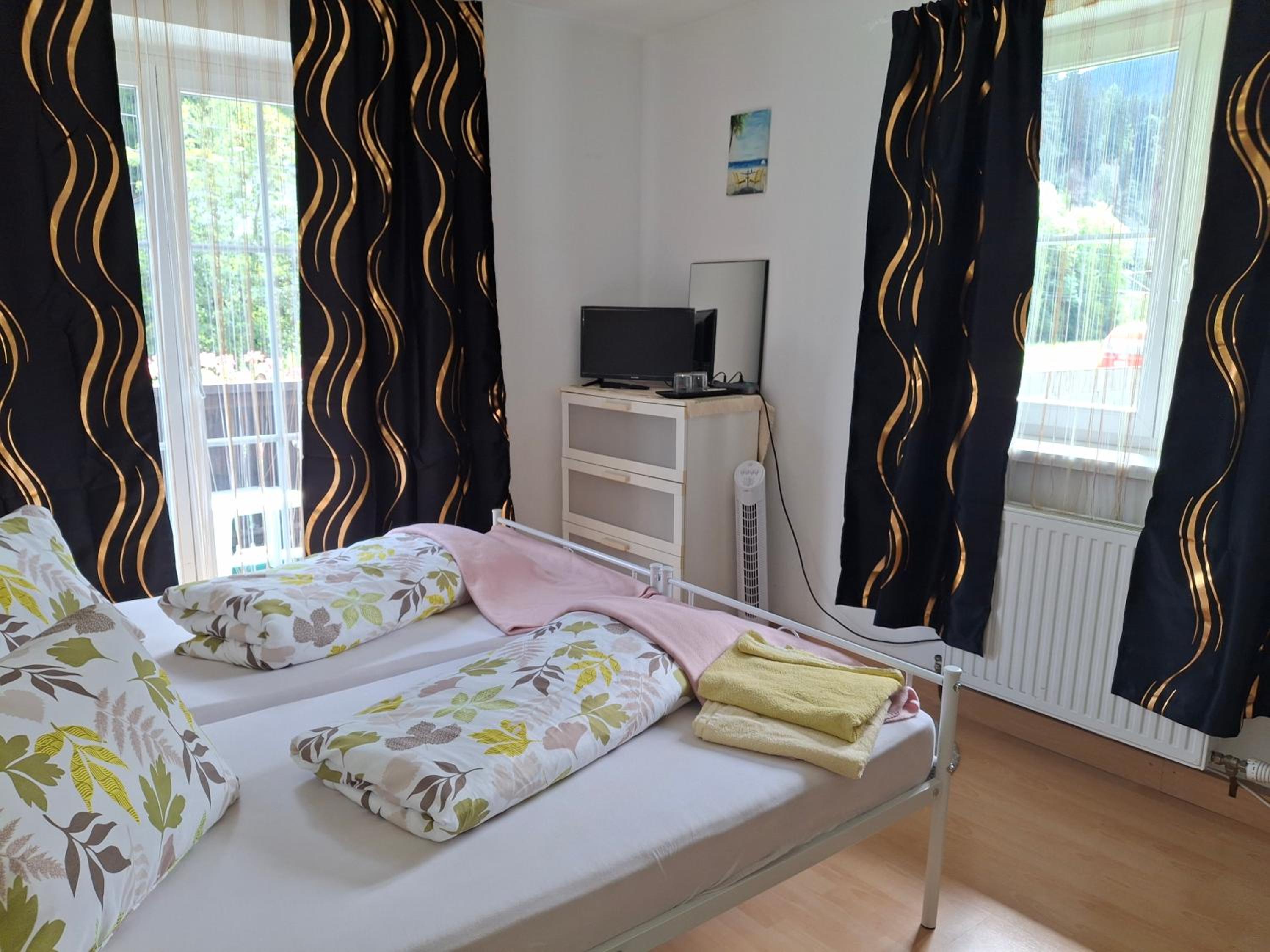 Double Or Twin Room With Shared Bathroom