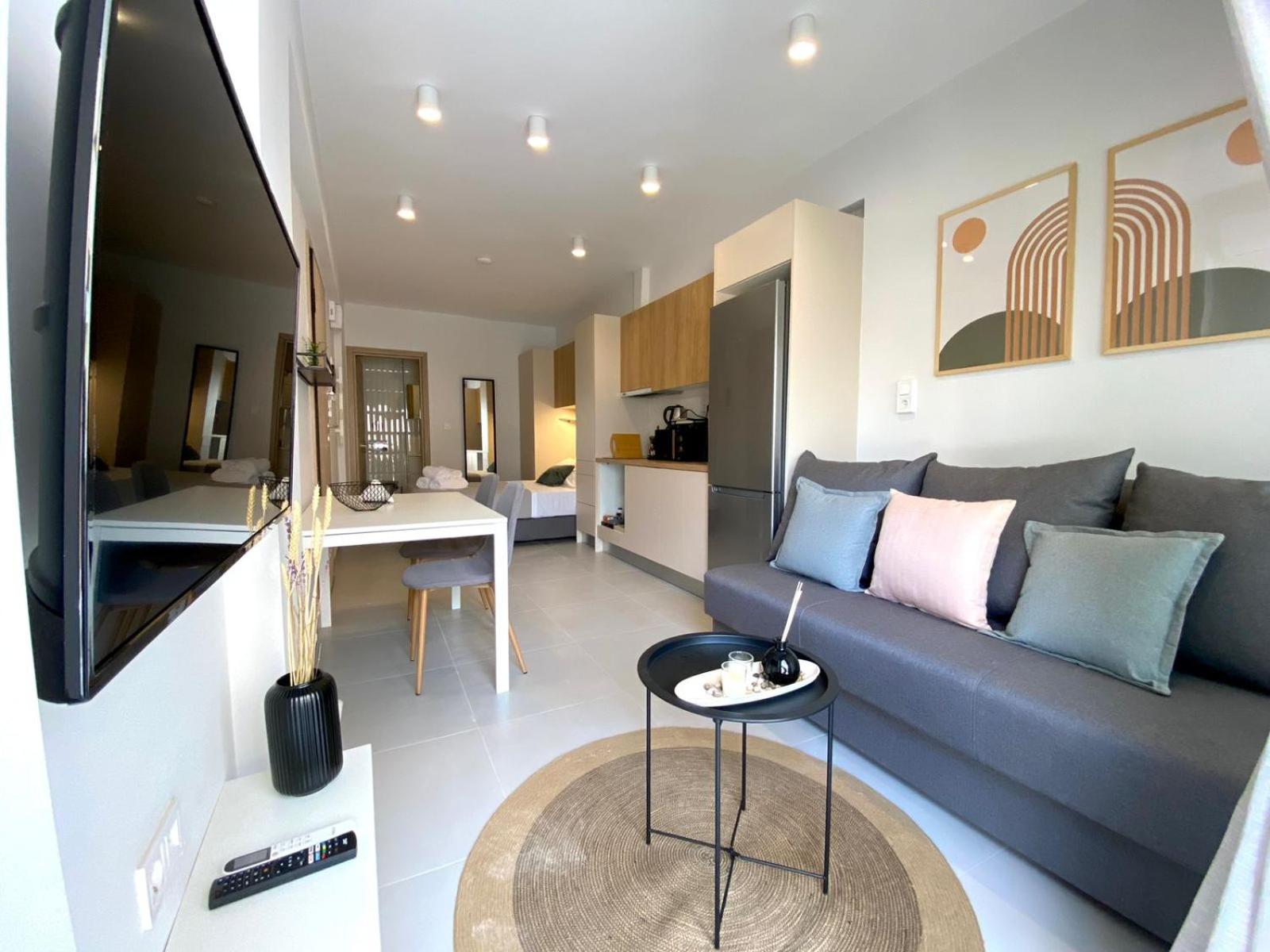 Apartment with Balcony photo 1