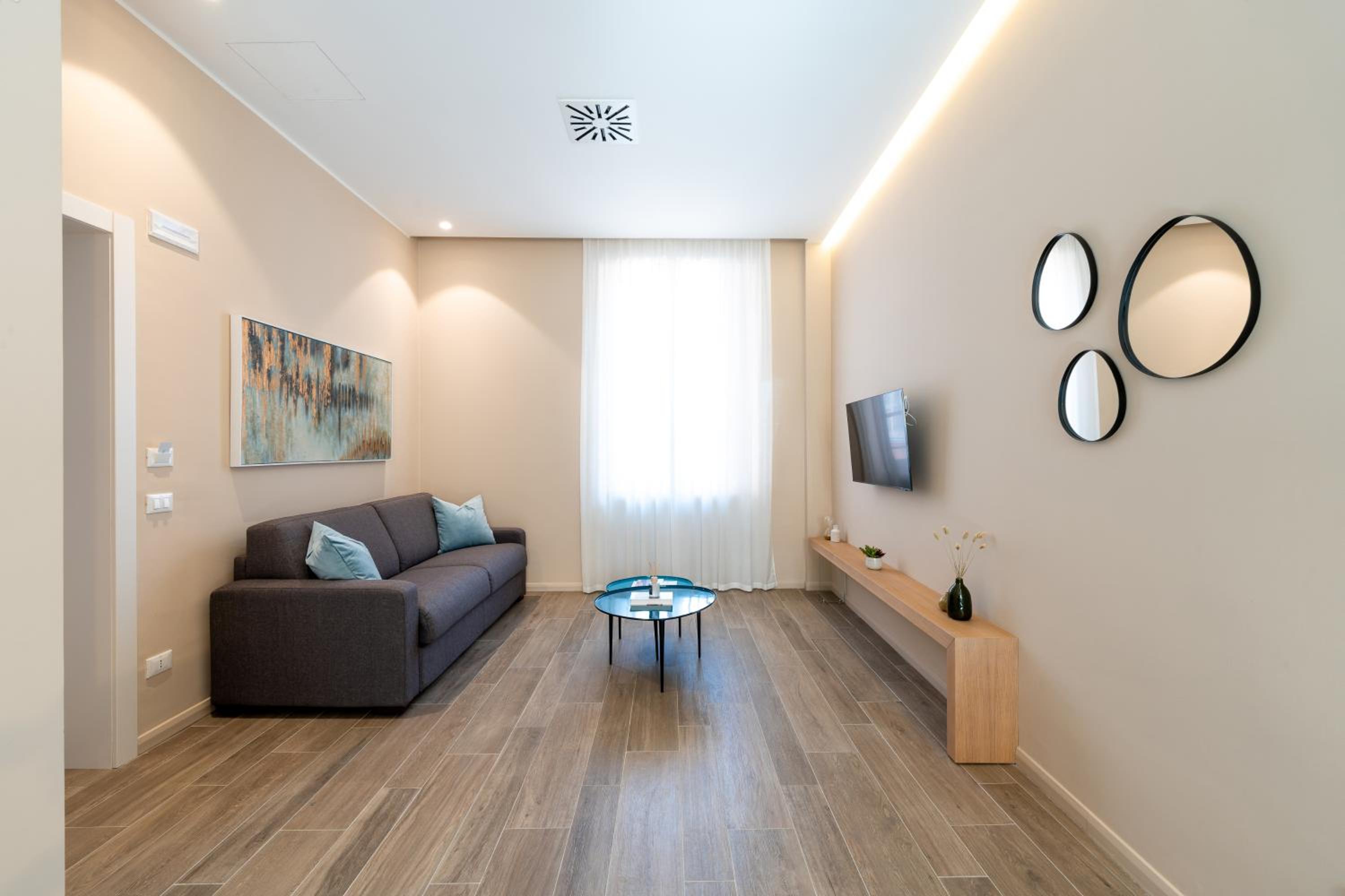 Suite - Photo 8