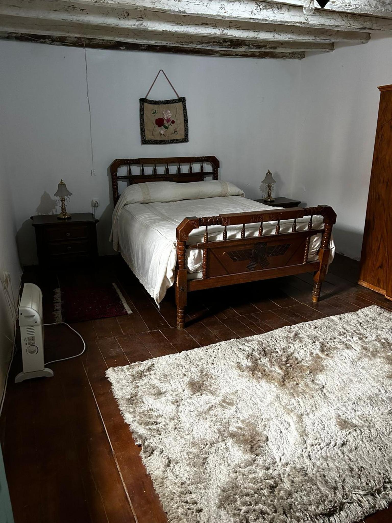 Double Room with Shared Bathroom photo 3