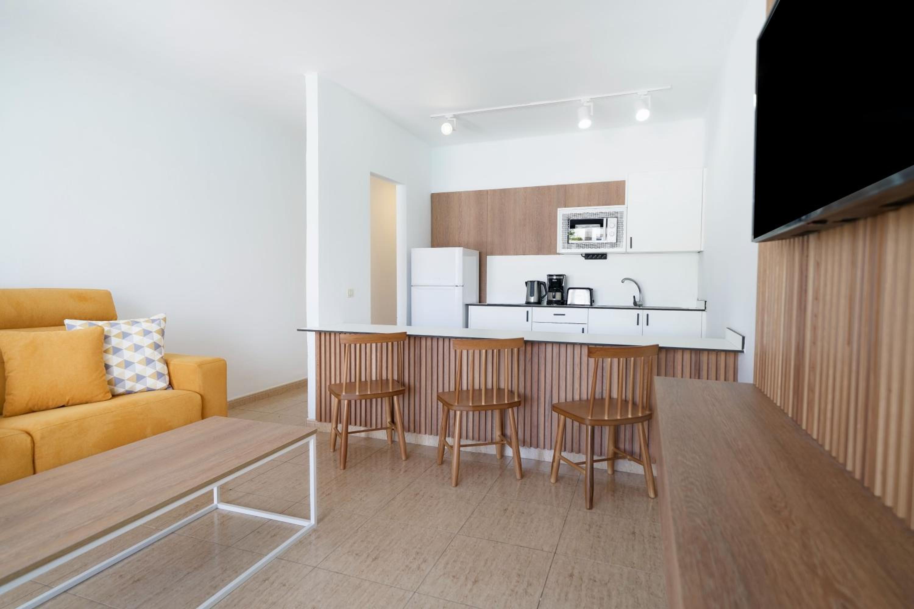 One-Bedroom Apartment photo 3